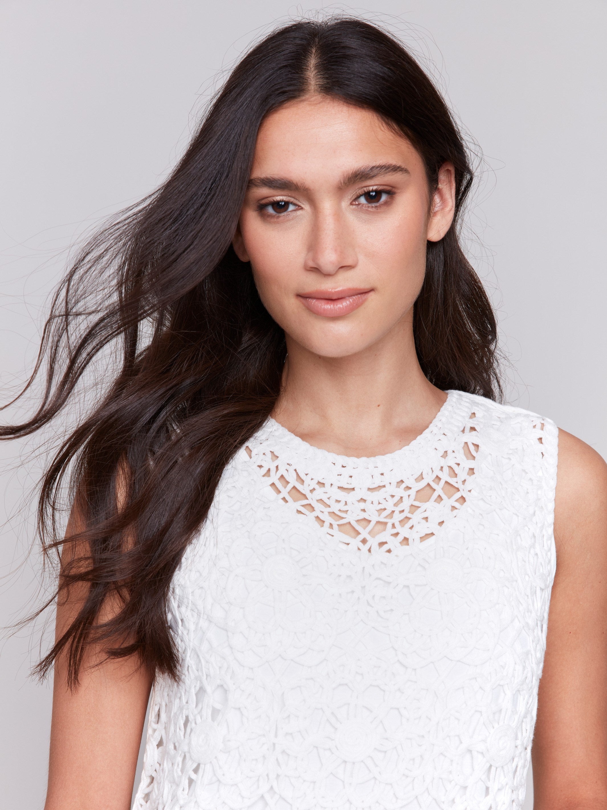 Women's White Sleeveless Floral Crochet Summer Top - Boho Chic Beachwear for Vacation & Outdoor Activities
