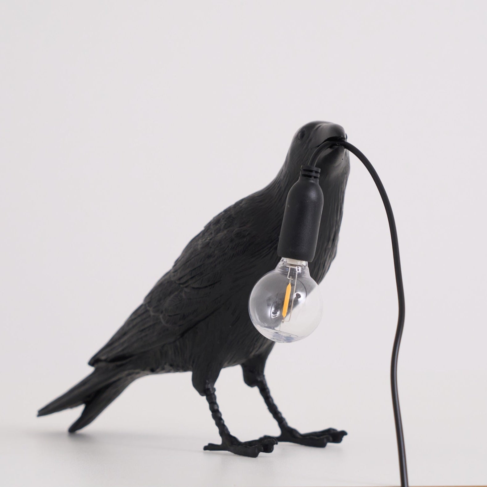 Elegant Raven Resin Table Lamp - Modern Gothic Decor for Bedroom, Living Room & Office - Perfect for Halloween, Gothic & Dark Aesthetic Home Decor