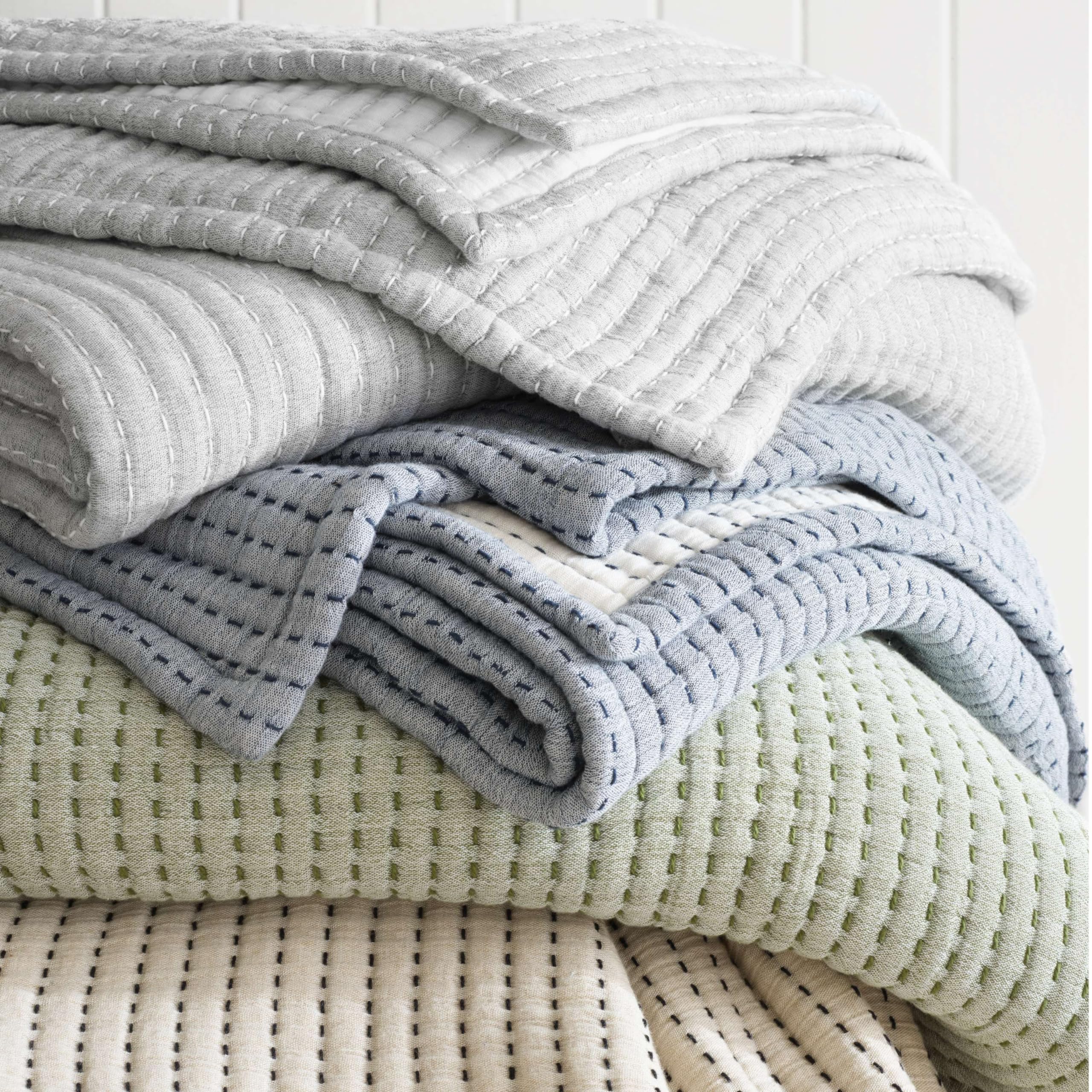 Pick Stitch Evergreen Matelasse Coverlet - Full/Queen Size Bedspread - Solid Green Quilted Bedding - Luxury Bed Cover for Master Bedroom, Guest Room & Dorm Decor