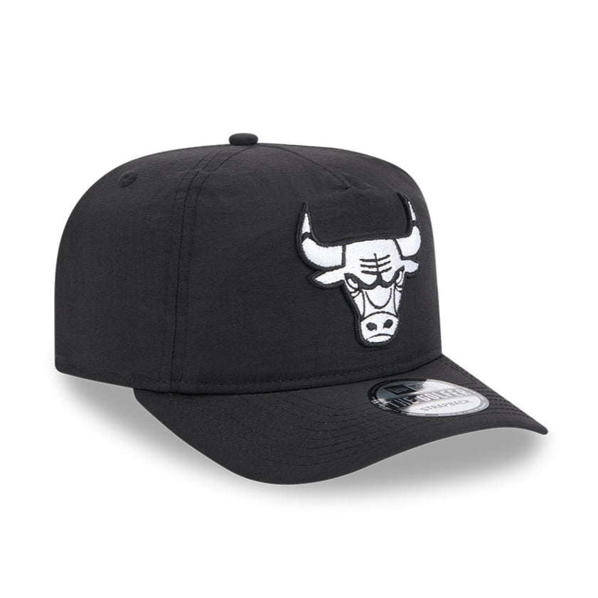 New Era Chicago Bulls Strapback Golf Hat - Adjustable Nylon Snapback Cap for Men & Women - Perfect for Golf, Baseball, Basketball Games & Outdoor Activities