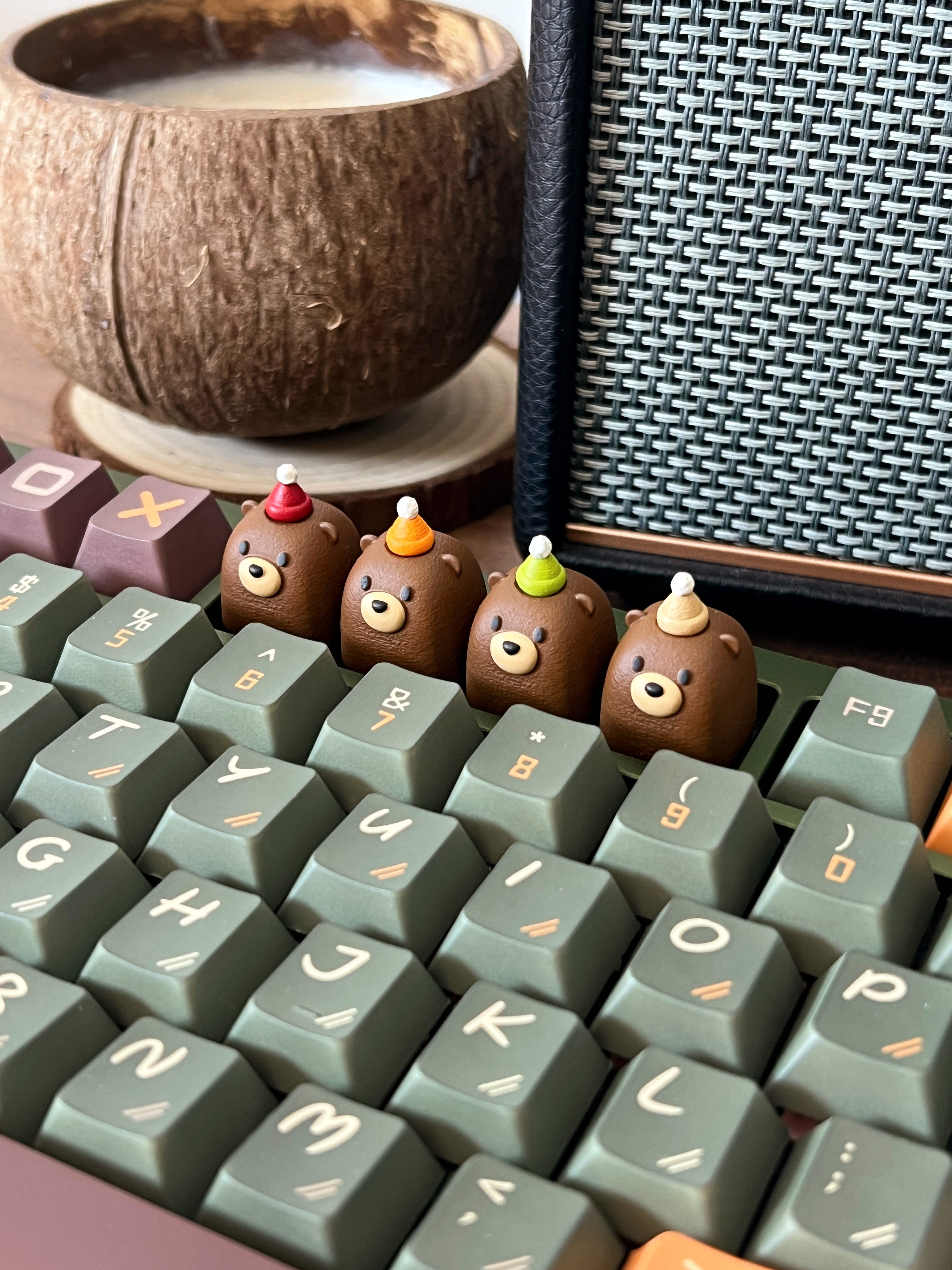 Custom 3D Cute Cube Bear Keycaps for Mechanical Keyboards - Personalized Decorative Keycap for Gamers & Typists - Perfect for Gaming Setups, Office Desks & Keyboard Customization