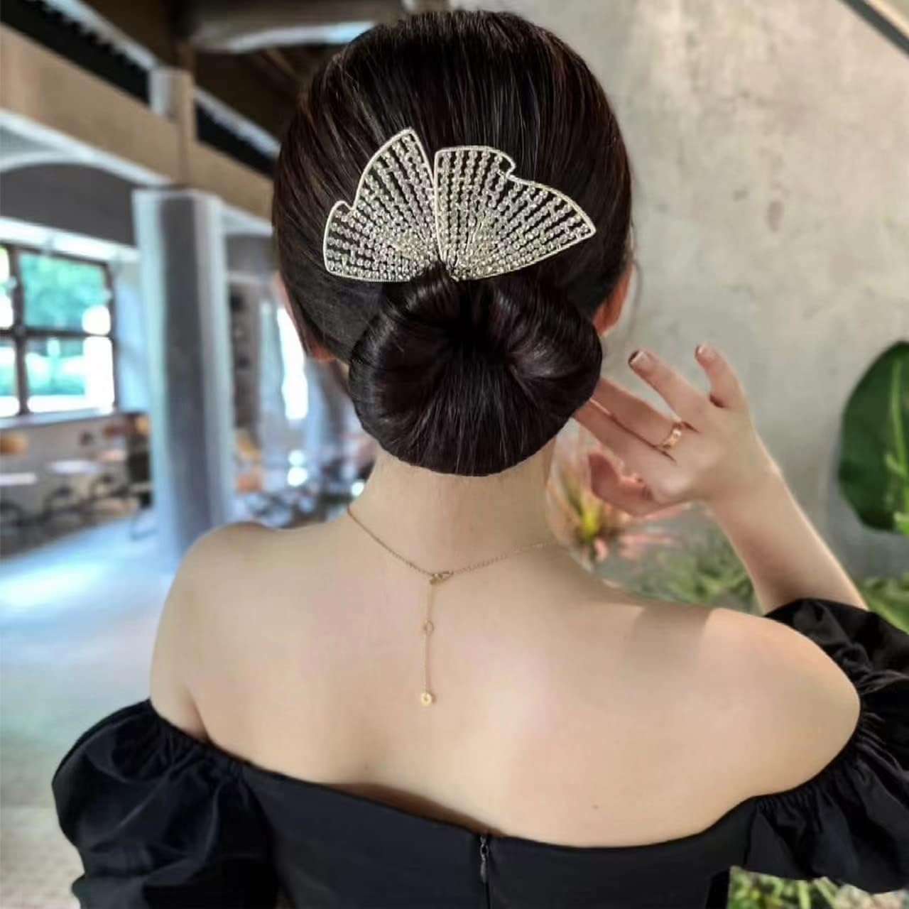 Magic Hair Bun Maker for Women - Elegant Lazy Hair Curler Pin with Sparkling Crystal Design, DIY Hair Styling Accessories for Girls & Women | Perfect for Parties, Weddings, and Everyday Hairstyles