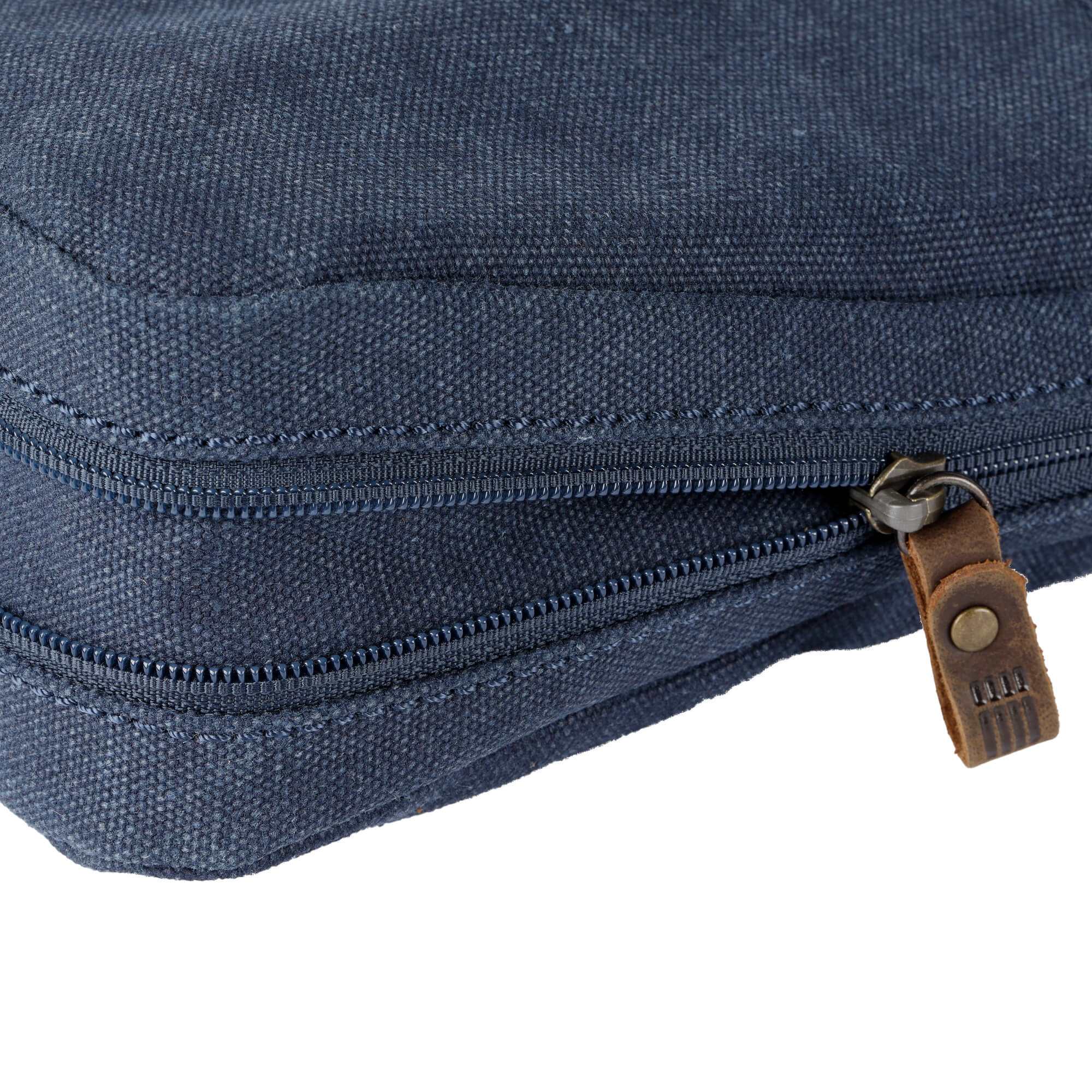 Troop London Classic Canvas Crossbody Bag for Men & Women - Stylish & Durable Shoulder Bag for Travel, Work & Everyday Use