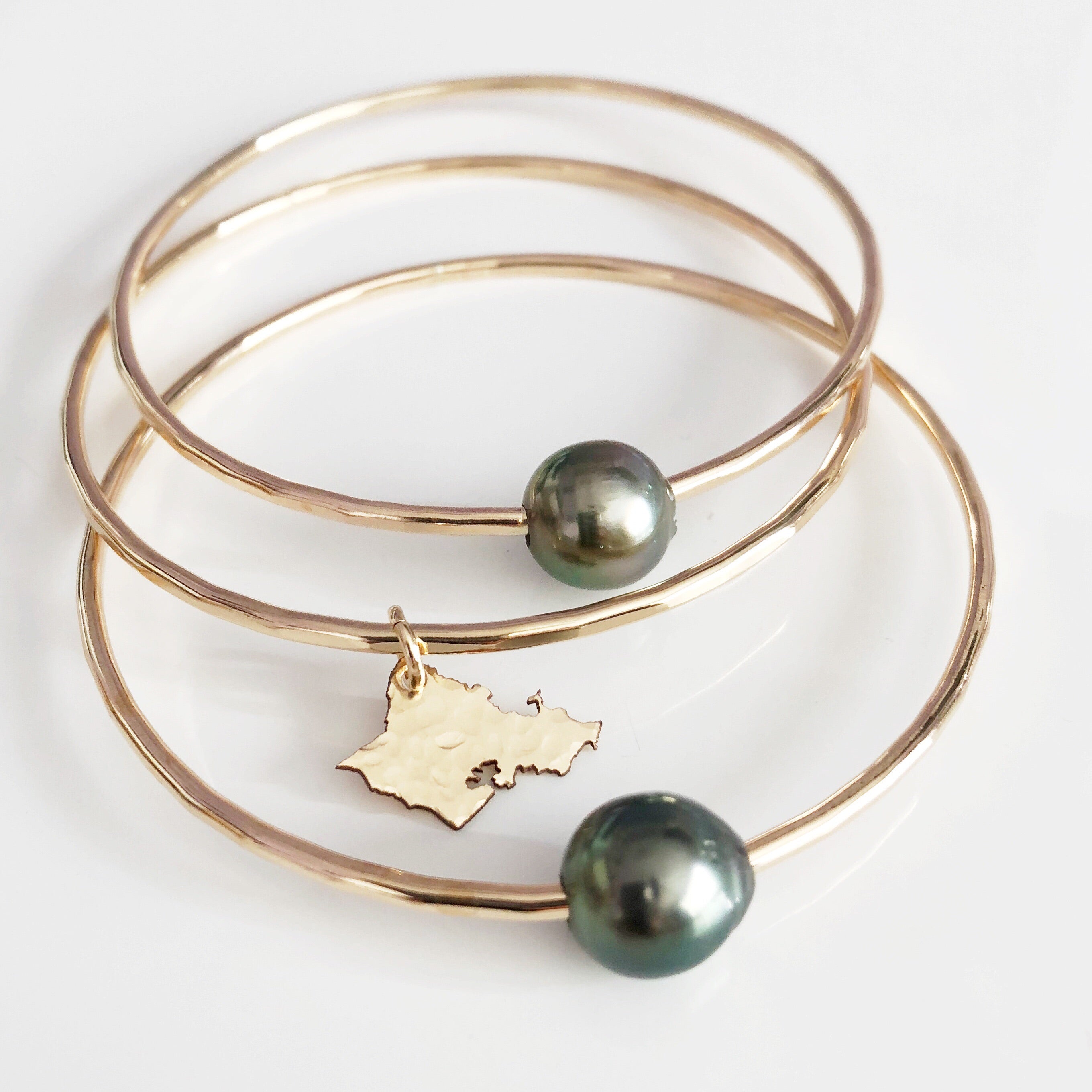 Hawaiian Oahu Charm Bangle Bracelet (B371) - Perfect for Beach Vacations, Summer Outfits & Boho Style Accessories