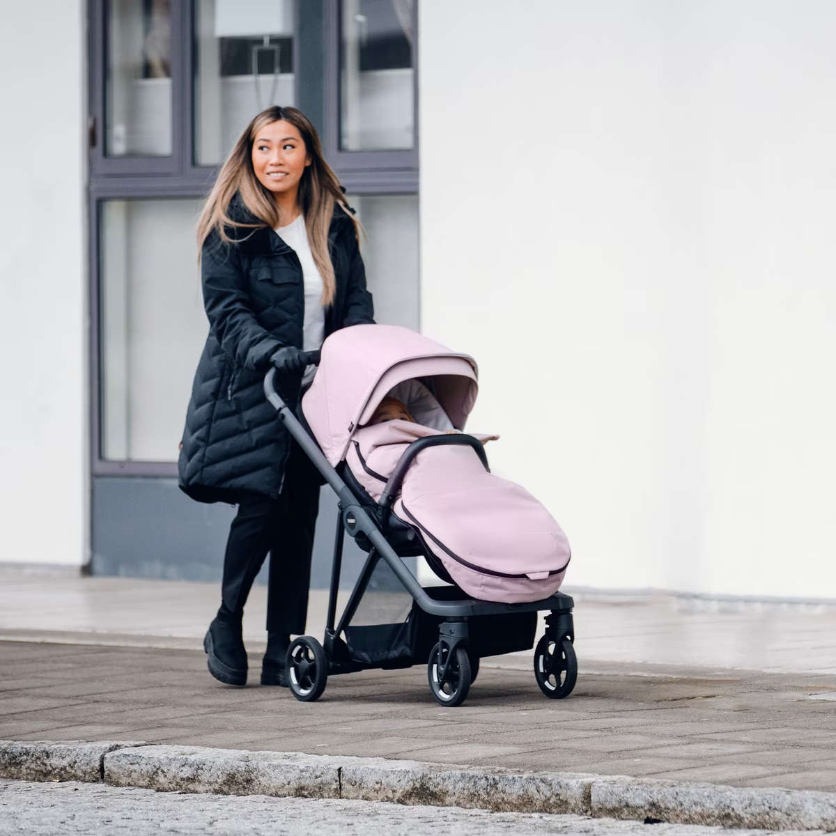 Thule Stroller Footmuff - Waterproof & Warm Baby Stroller Cover for Winter - Cozy Infant Footmuff for Strollers & Prams - Perfect for Outdoor Walks, Shopping & Travel