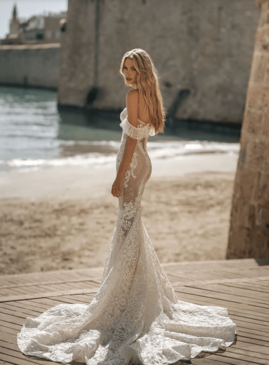 Berta Privee 22 P103 Wedding Dress - Size 12 | Elegant Lace Bridal Gown for Evening Ceremony & Reception
