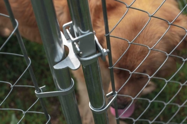 Aleko 7.5x7.5x6 Feet DIY Chain Link Dog Kennel - Heavy Duty Outdoor Dog Cage for Large Dogs | Perfect for Backyard, Kennel Runs & Pet Safety