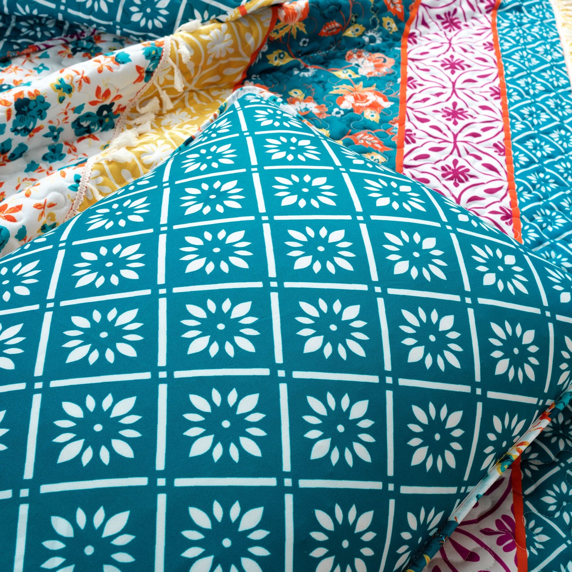 Emily Boho Stripe Reversible 3-Piece Quilt Set - Queen Size, Soft Cotton Bedding Set for Bohemian Bedroom Decor, Perfect for Guest Rooms & Master Suites