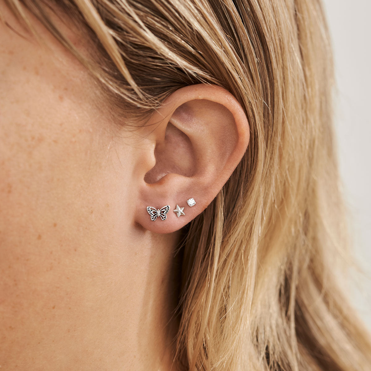 Butterfly Stud Earrings for Women - Dainty Gold/Silver Butterfly Ear Studs - Cute & Elegant Jewelry Gift for Her - Perfect for Everyday Wear, Parties & Special Occasions