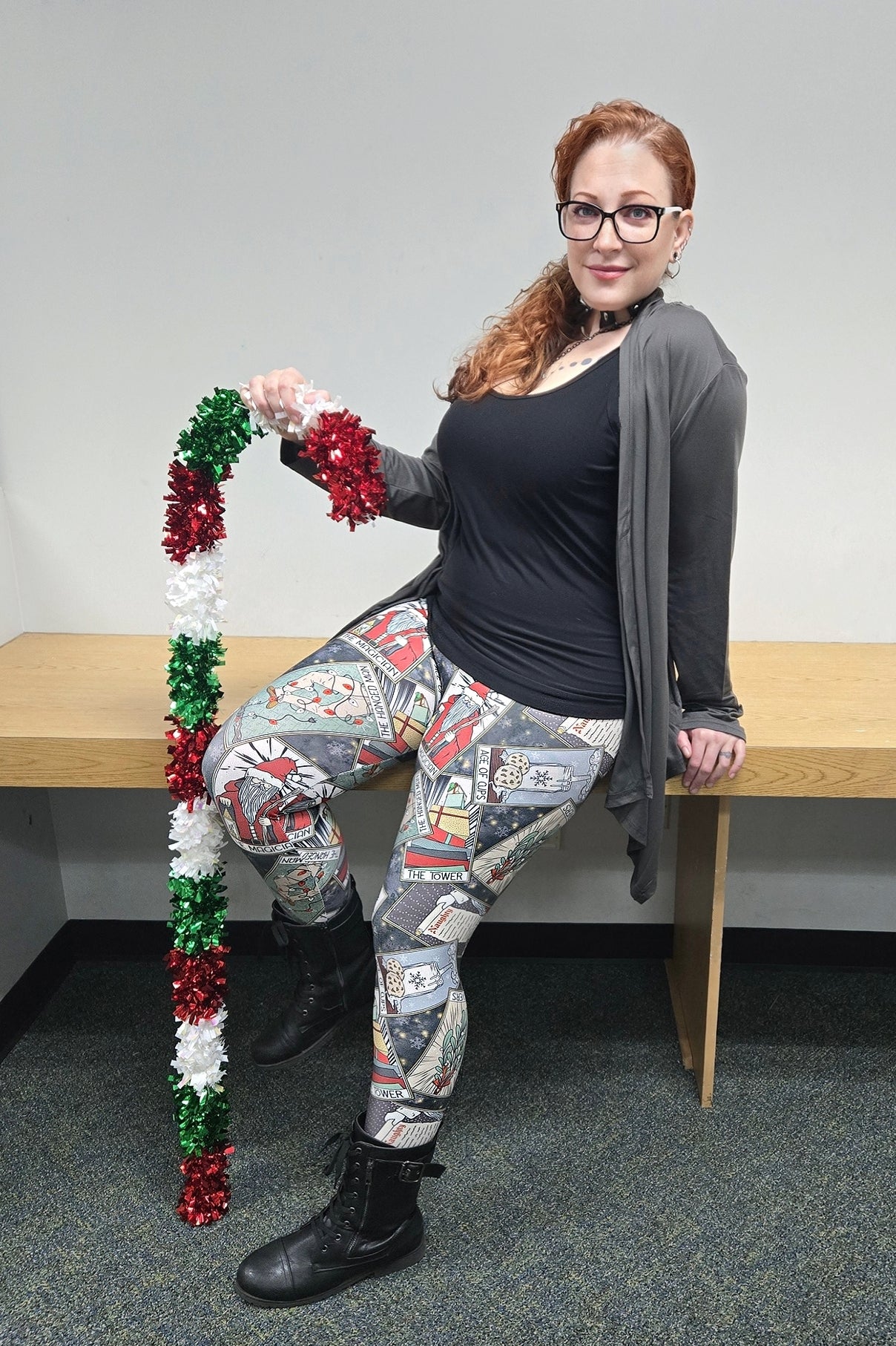 Handcrafted Vibrant Christmas Tarot Leggings - Witchy Witchmas & Creepmas Themed - High Quality Semi-Exclusive Design | Perfect for Holiday Parties, Cosplay & Festive Outfits