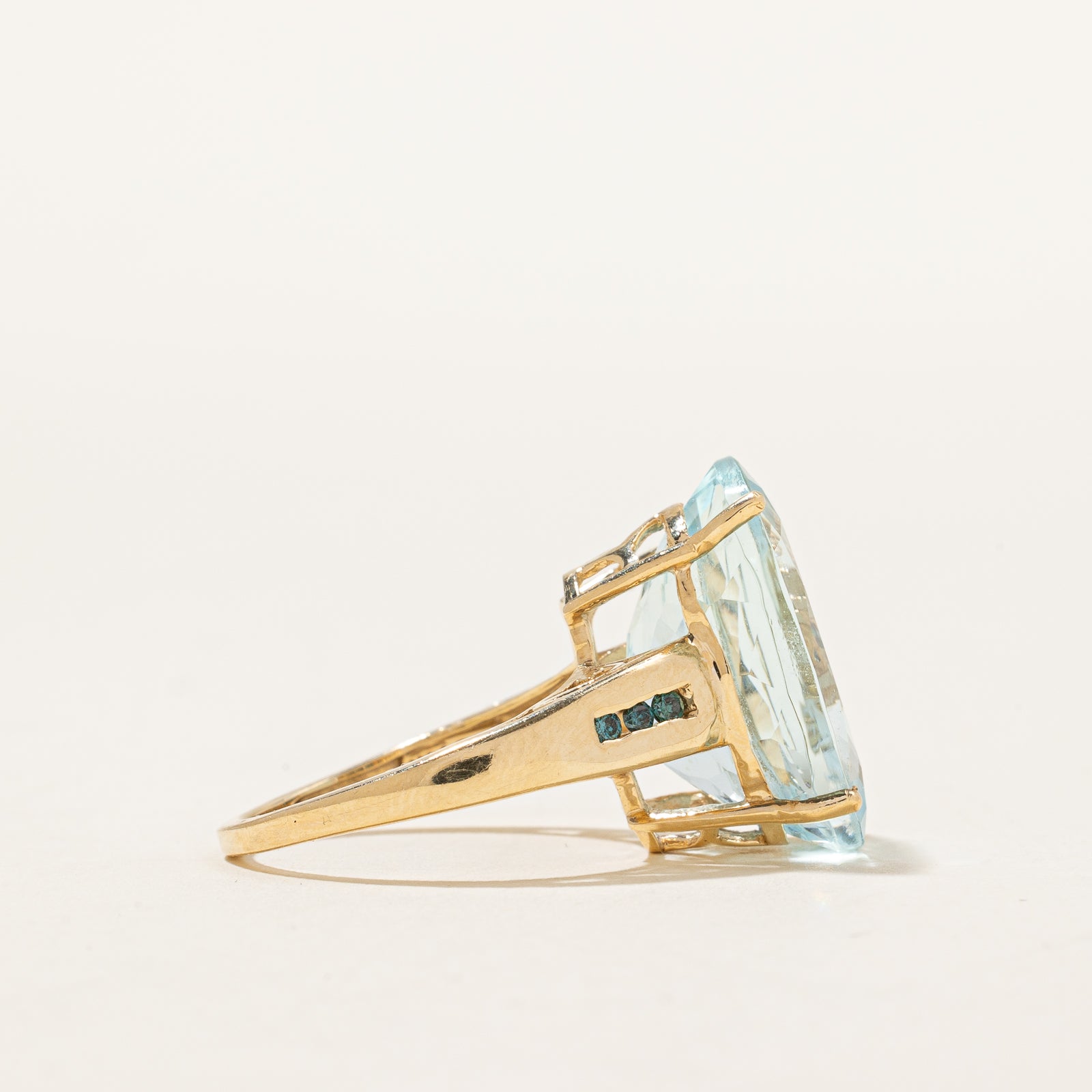 11.20ct Aquamarine & 0.06ct Diamond Cocktail Ring - Size 7.5 - Elegant Statement Jewelry for Evening Parties & Special Occasions