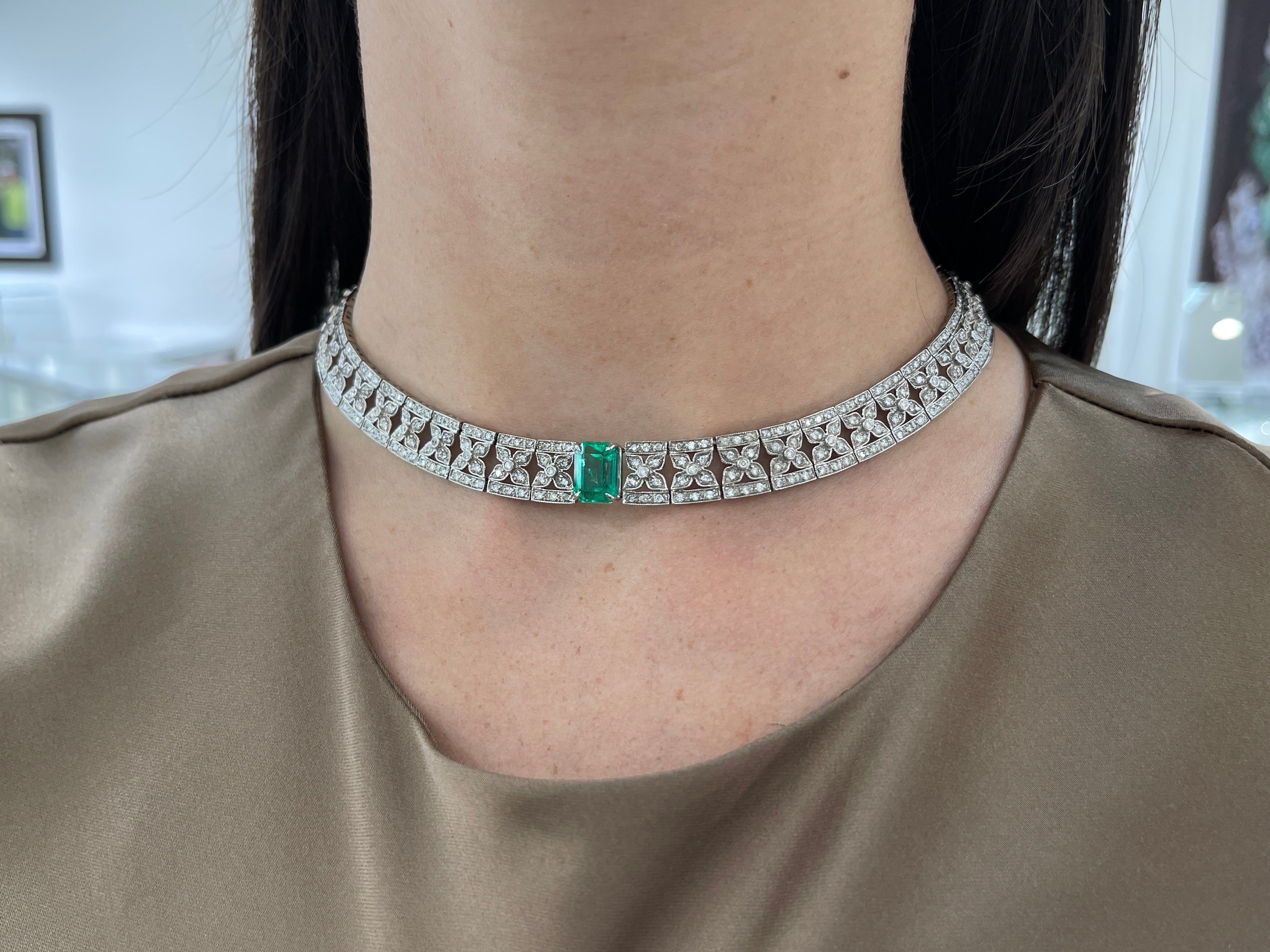 10.62tcw Minor Oil 18K Gold Royal Floral Diamond Statement Emerald Choker Necklace for Women - Elegant Wedding, Party & Evening Wear Jewelry Gift