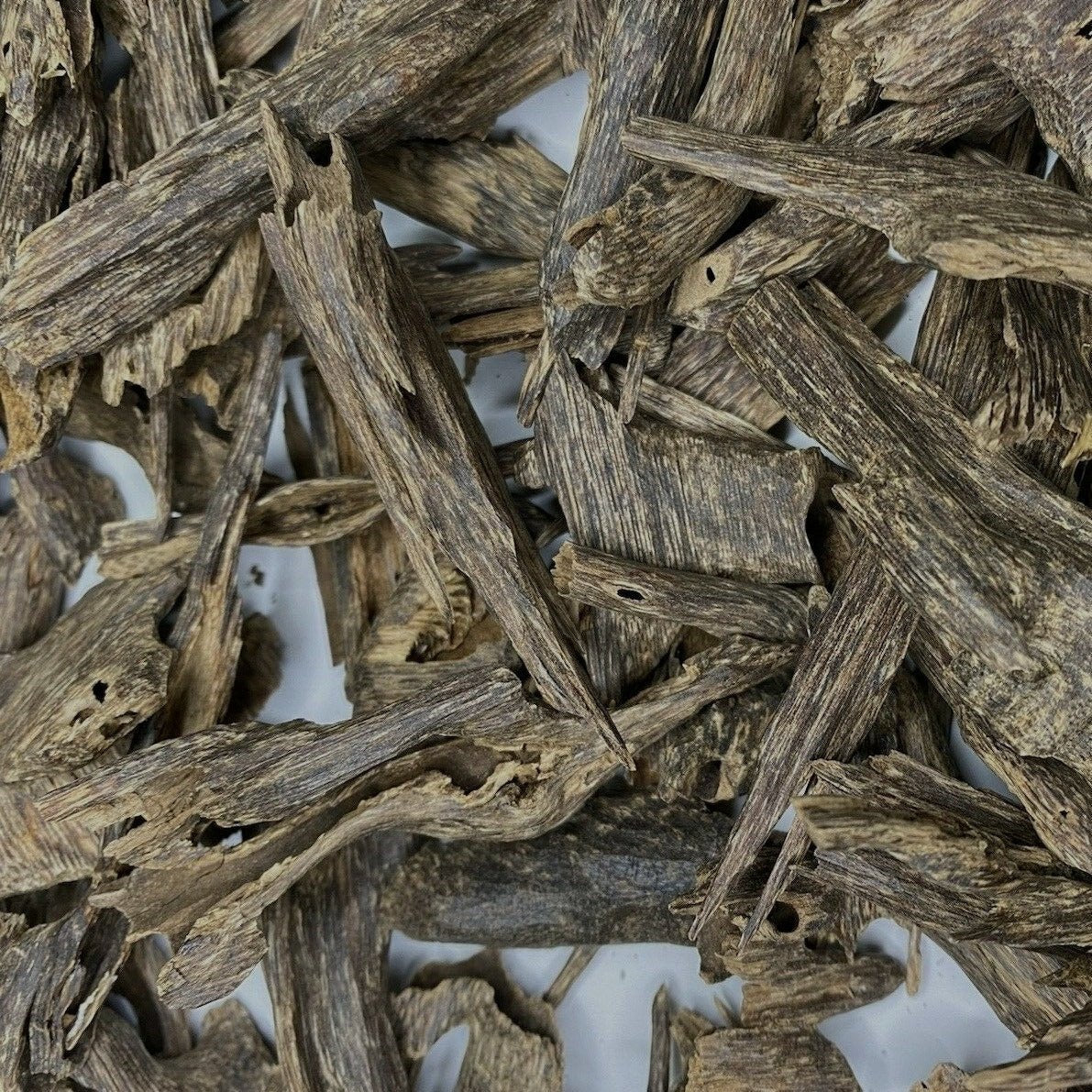 Premium Wild Assam Agarwood Chips - Natural Aloeswood Incense for Meditation, Aromatherapy & Relaxation (50g) | High-Quality Hindi Oudh Chips for Home Fragrance, Spiritual Practices & Stress Relief