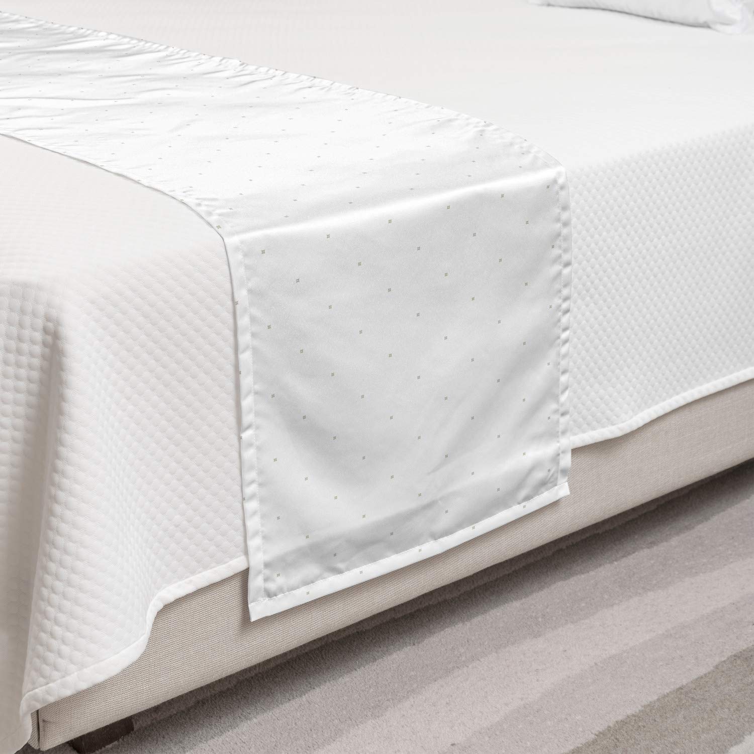 Ambesonne Minimalist Geometric Bed Runner - White Eggshell Twin Size with Repetitive Squares Design for Hotels, Homes & Guestrooms | Perfect for Modern Bedroom Decor & Accent Styling
