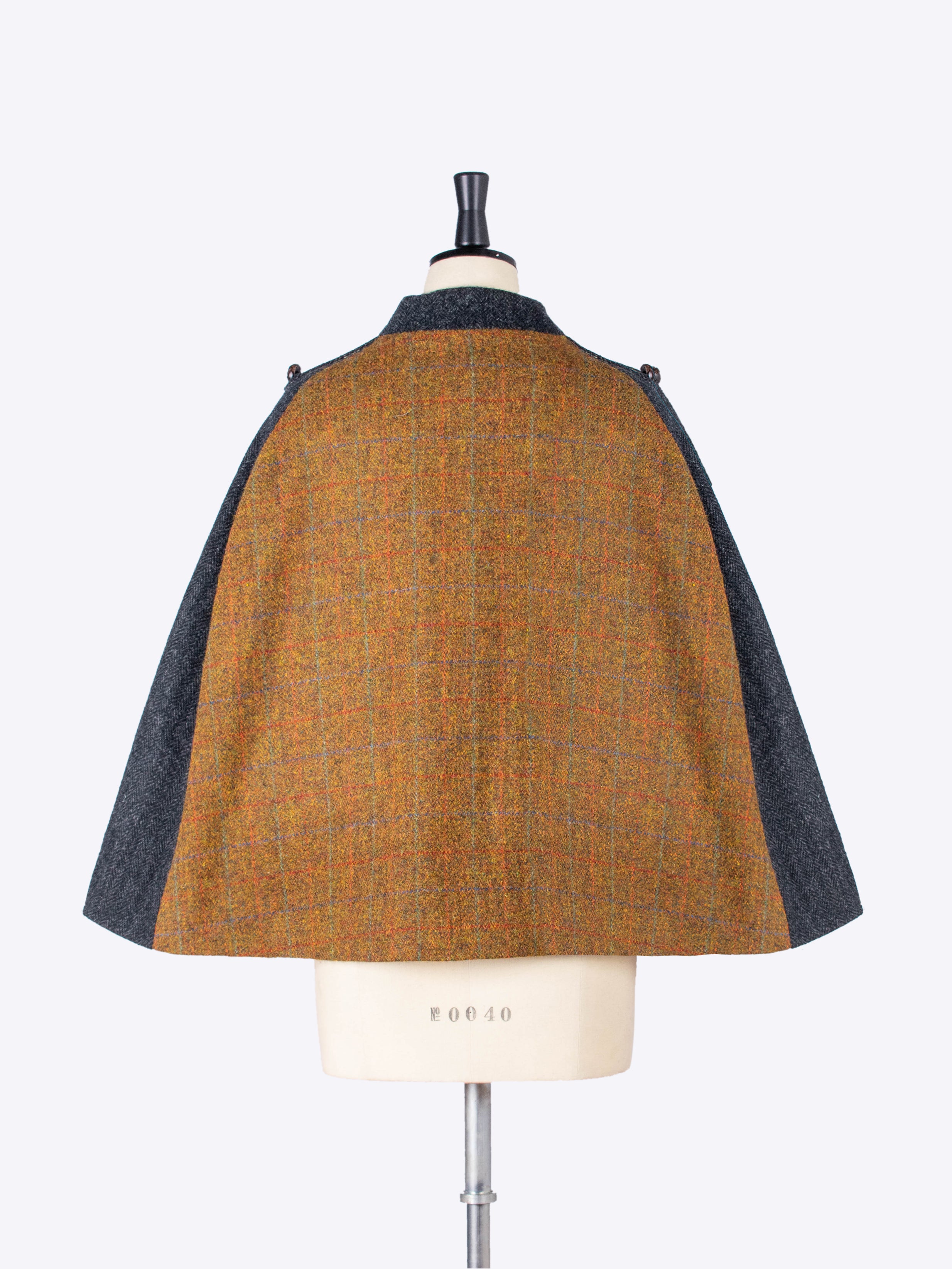 Stylish Short Cape in Rust & Charcoal - Perfect for Cosplay, Renaissance Fairs, and Themed Parties