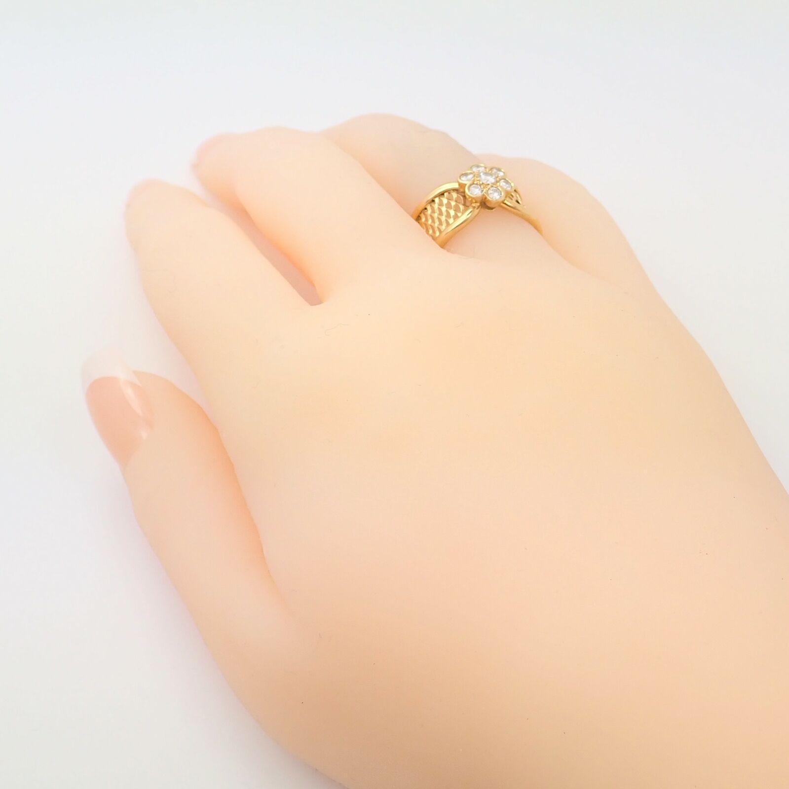 Van Cleef & Arpels 18k Yellow Gold Diamond Fleurette Mesh Ring Size 7 - Luxury Jewelry for Women, Perfect for Weddings, Anniversaries & Special Occasions