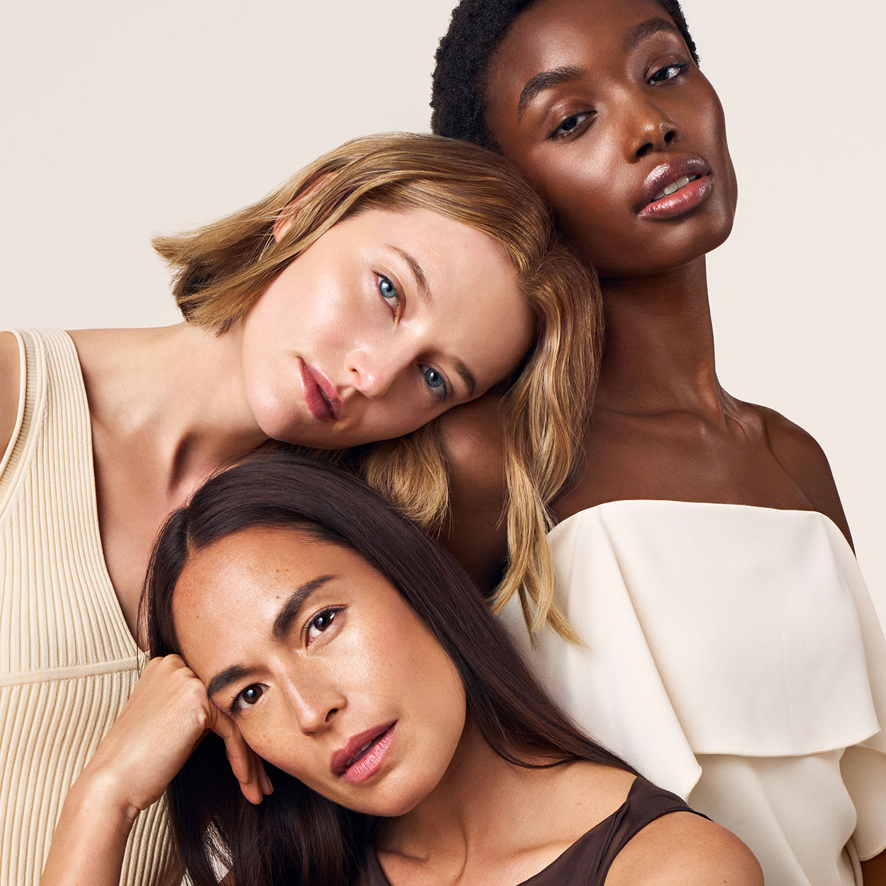 Future Skin Oil-Free Foundation - Lightweight, Matte Finish for All-Day Wear - Perfect for Oily & Combination Skin | Ideal for Daily Makeup, Work & Special Occasions
