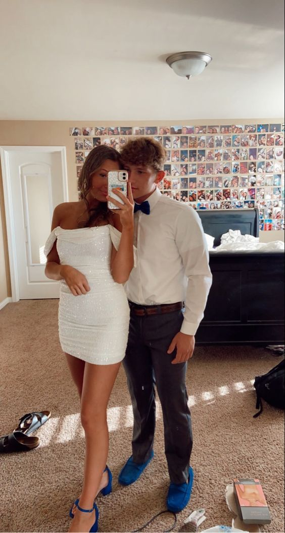 Elegant Off The Shoulder Short Prom Dress for Homecoming - J4540 | Perfect for Parties, Dances & Special Occasions