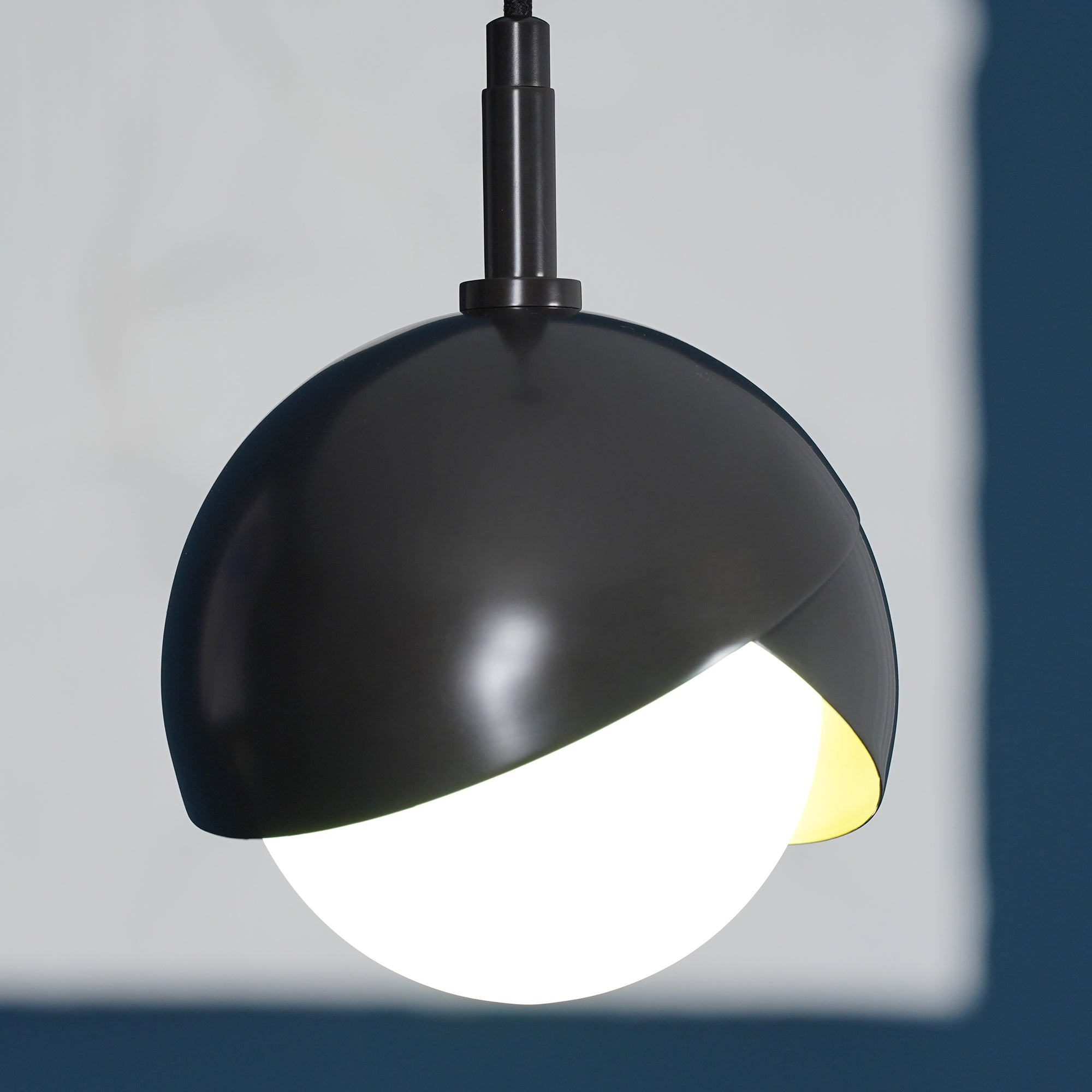 Elegant Earring Pendant Light - Modern Hanging Chandelier for Bedroom, Dining Room & Living Room Decor - Dimmable LED Lighting Fixture for Home & Office