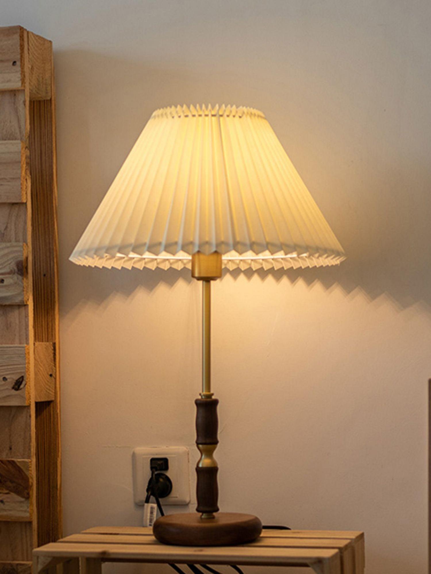 Le Klint Table Lamp - Modern Scandinavian Design LED Light for Living Room, Bedroom & Office - Perfect for Reading, Relaxing & Decor