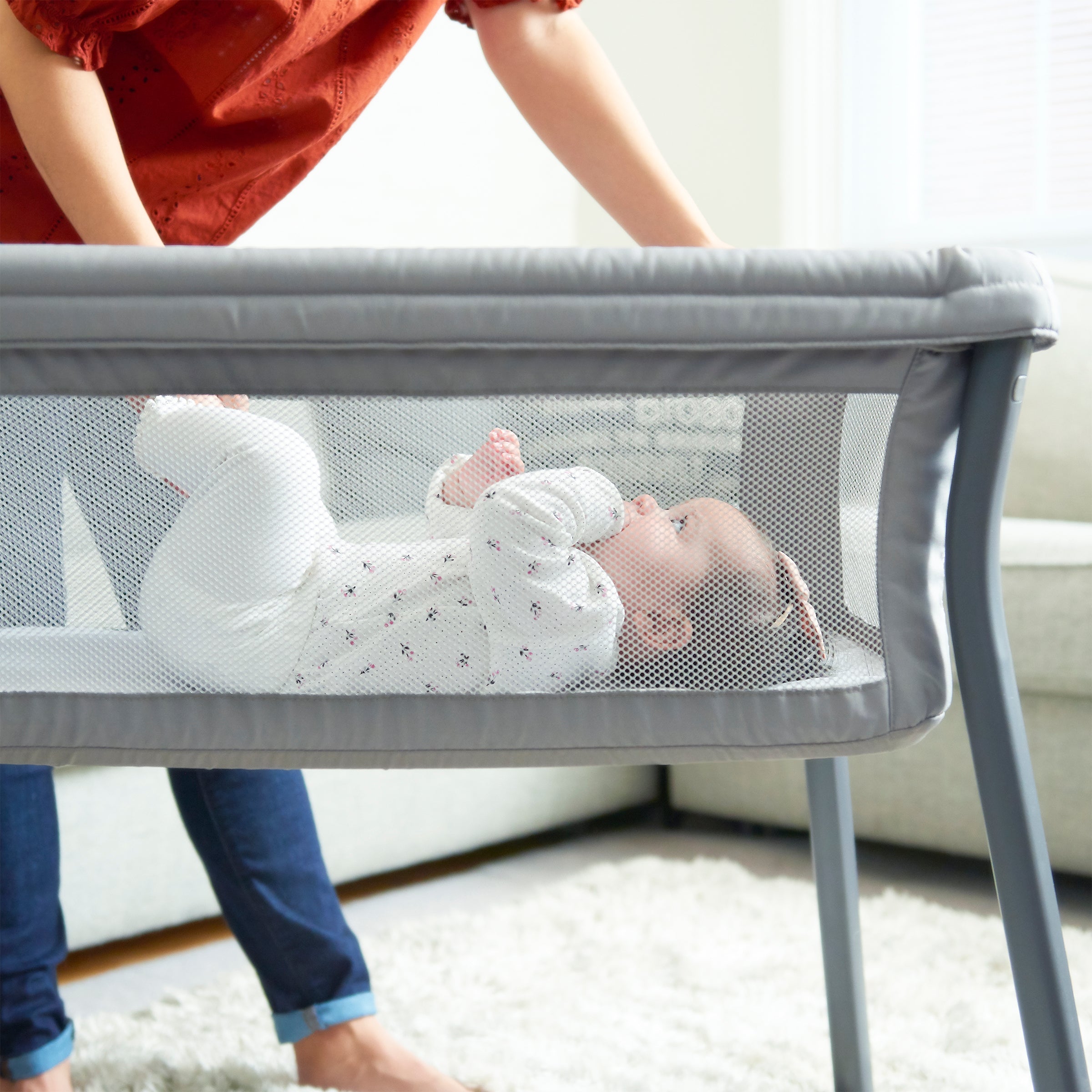 Chicco LullaGo Anywhere Portable Bassinet - Lightweight Travel Crib for Newborns | Perfect for Home, Travel & Nursery | Safe Sleep Solution for Babies 0-6 Months
