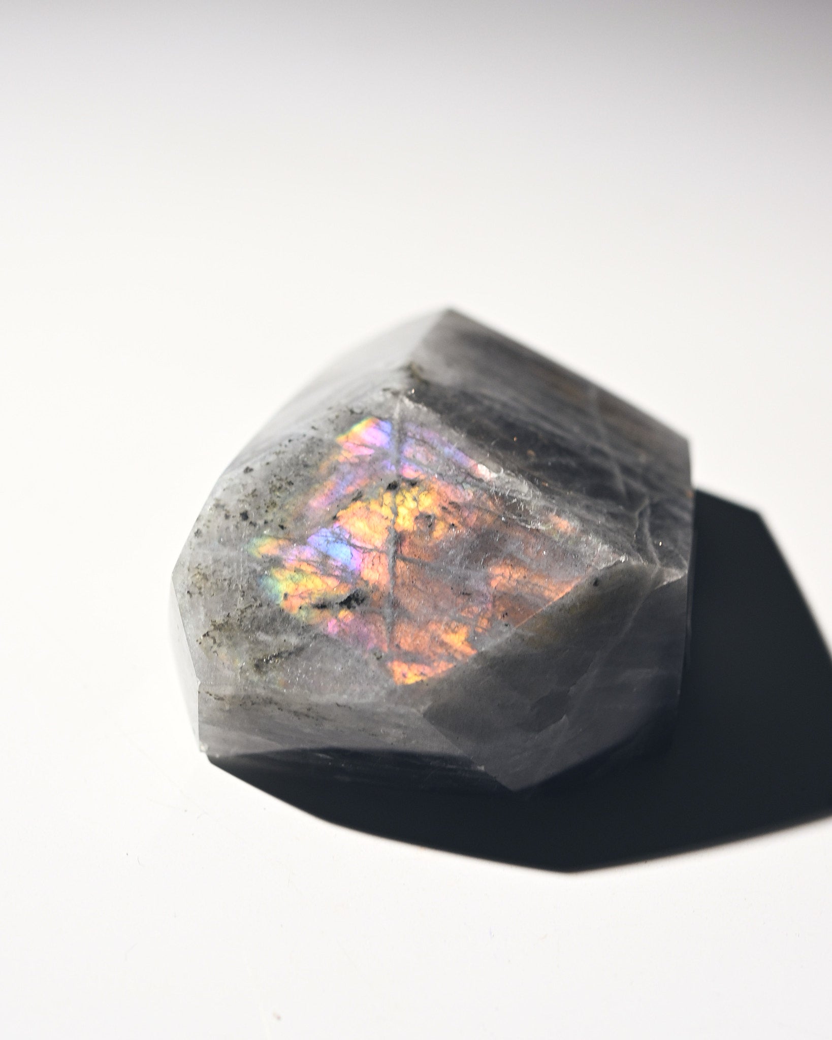 Natural Labradorite Geometric Pendant Necklace - 3 Inch Healing Crystal Jewelry for Meditation, Energy Balancing & Spiritual Gifts
