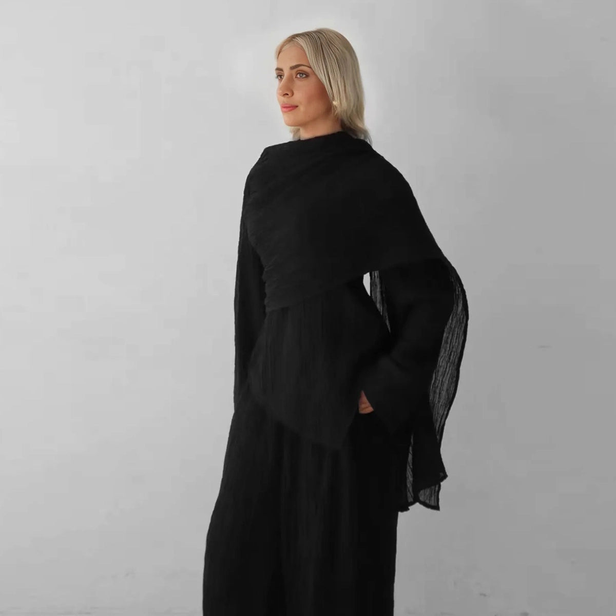 Urgarment Wrinkle-Free 2-Piece Women's Tops and Pants Set #251034 - Comfortable Office Wear & Casual Outfit
