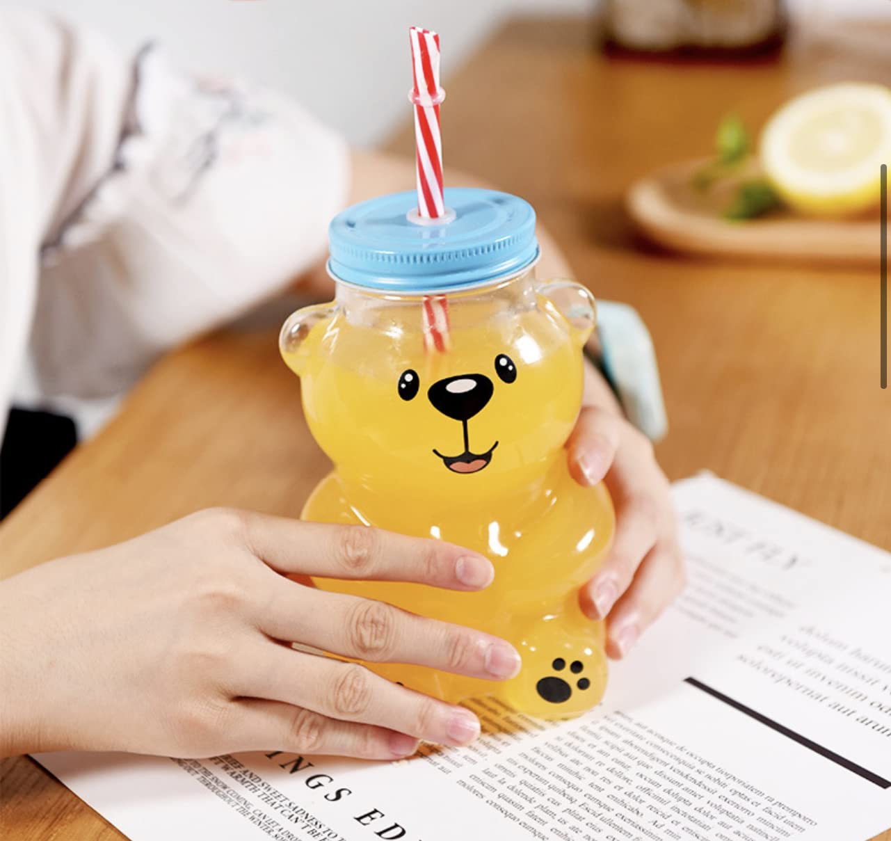 Kawaii Bear Sippy Cup 19oz - Clear Glass Cup with Lid & Straw - Cute Bear Bottle for Juice, Milk, Tea, Smoothies - BPA Free, Microwave Safe - Perfect for Kids, Home, Office & Travel (Smiling Bear Design)