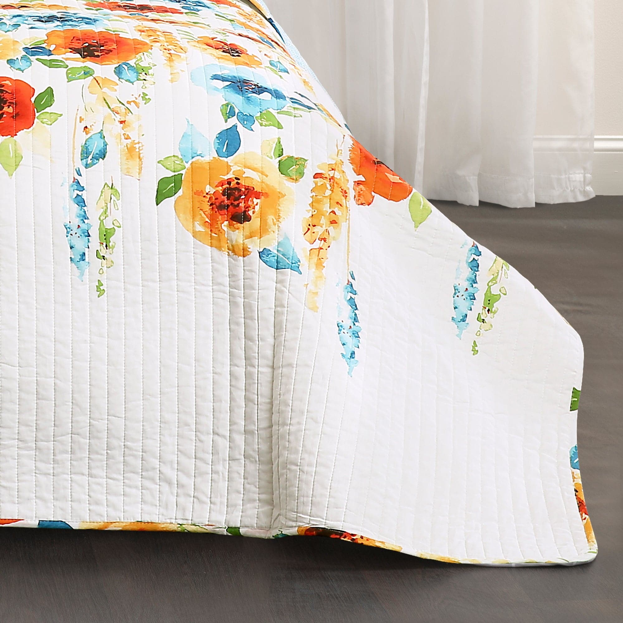 Percy Bloom Quilt 3-Piece Bedding Set - Soft Floral Comforter with Matching Pillow Shams - Perfect for Master Bedroom, Guest Room & Cozy Home Decor