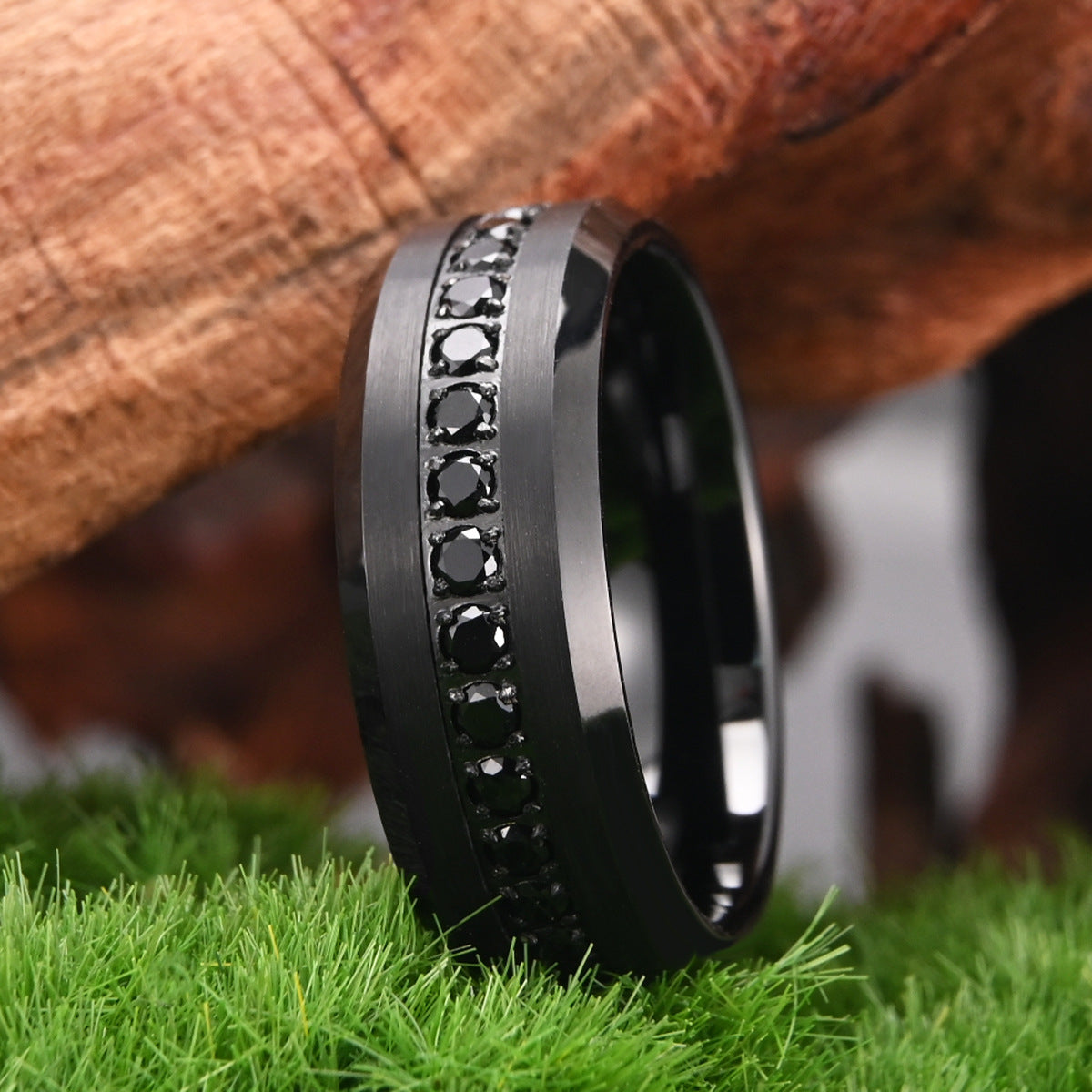 8mm Tungsten Gold Men's Wedding Band - Hammered Black Steel Ring with Black Zircon Inlay - Durable & Scratch-Resistant for Everyday Wear, Anniversary & Special Occasions