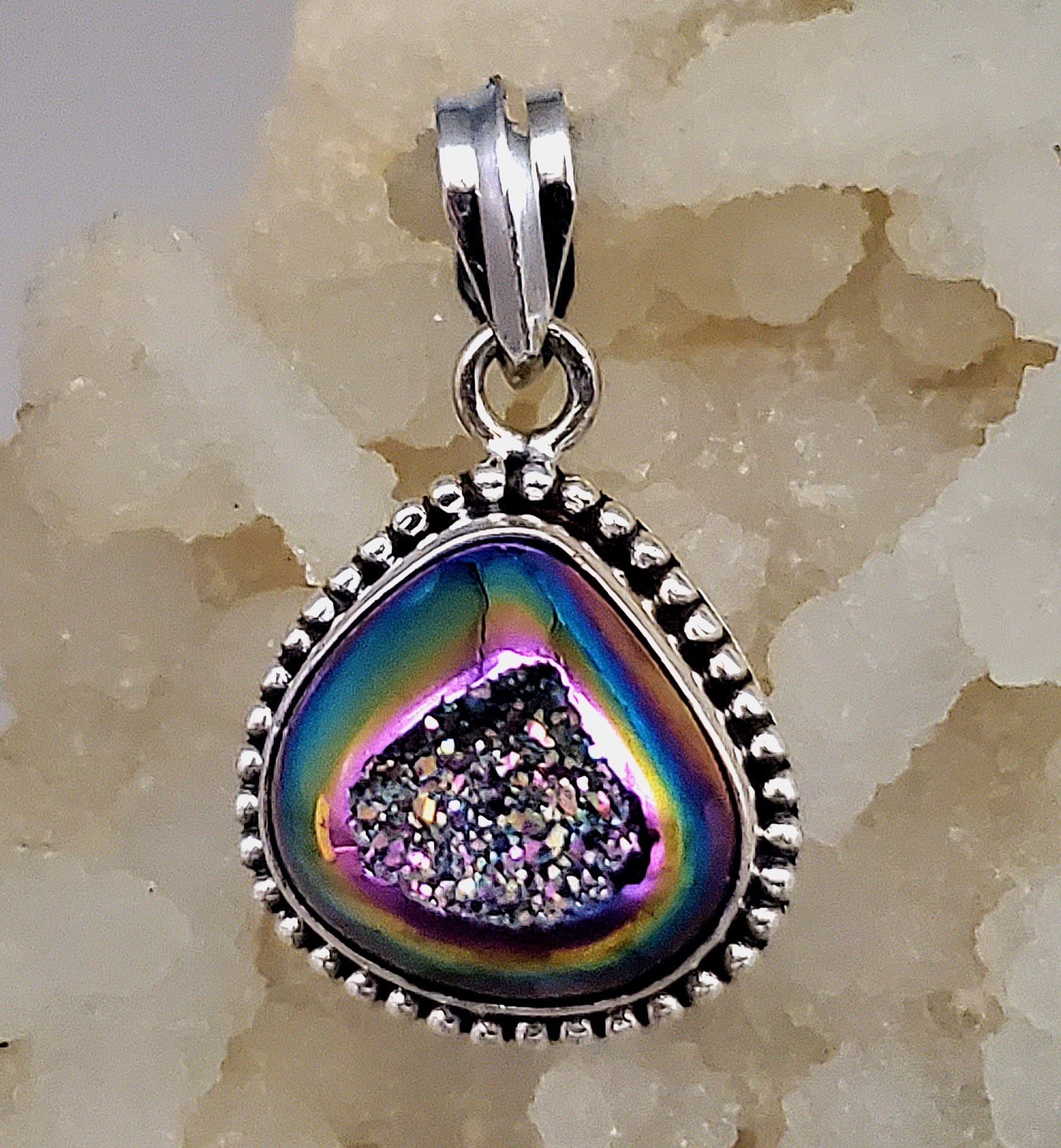 Aura Druzy Pendant Necklace - Natural Stone Crystal Jewelry for Women, Healing Energy & Spiritual Gift - Perfect for Meditation, Yoga & Everyday Wear