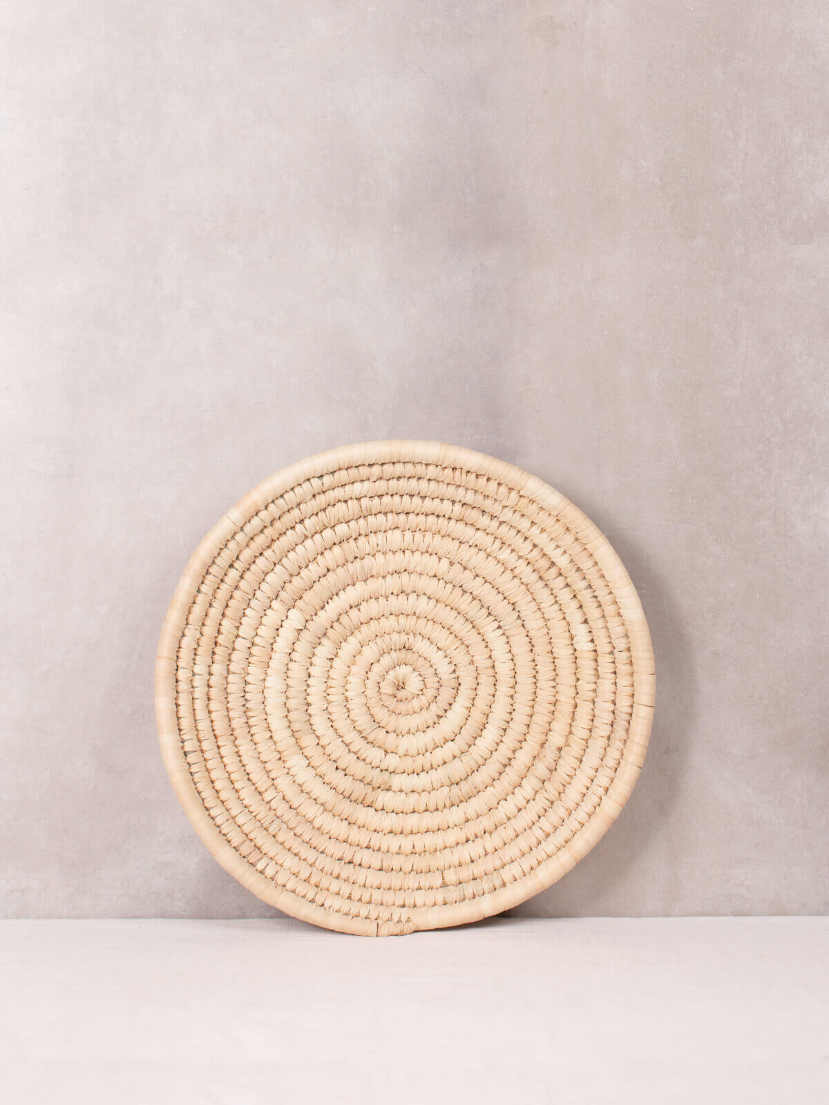 Eco-Friendly Palm Leaf Woven Plates - Biodegradable Dinnerware for Parties, Picnics & Outdoor Dining - Sustainable & Stylish Disposable Plates