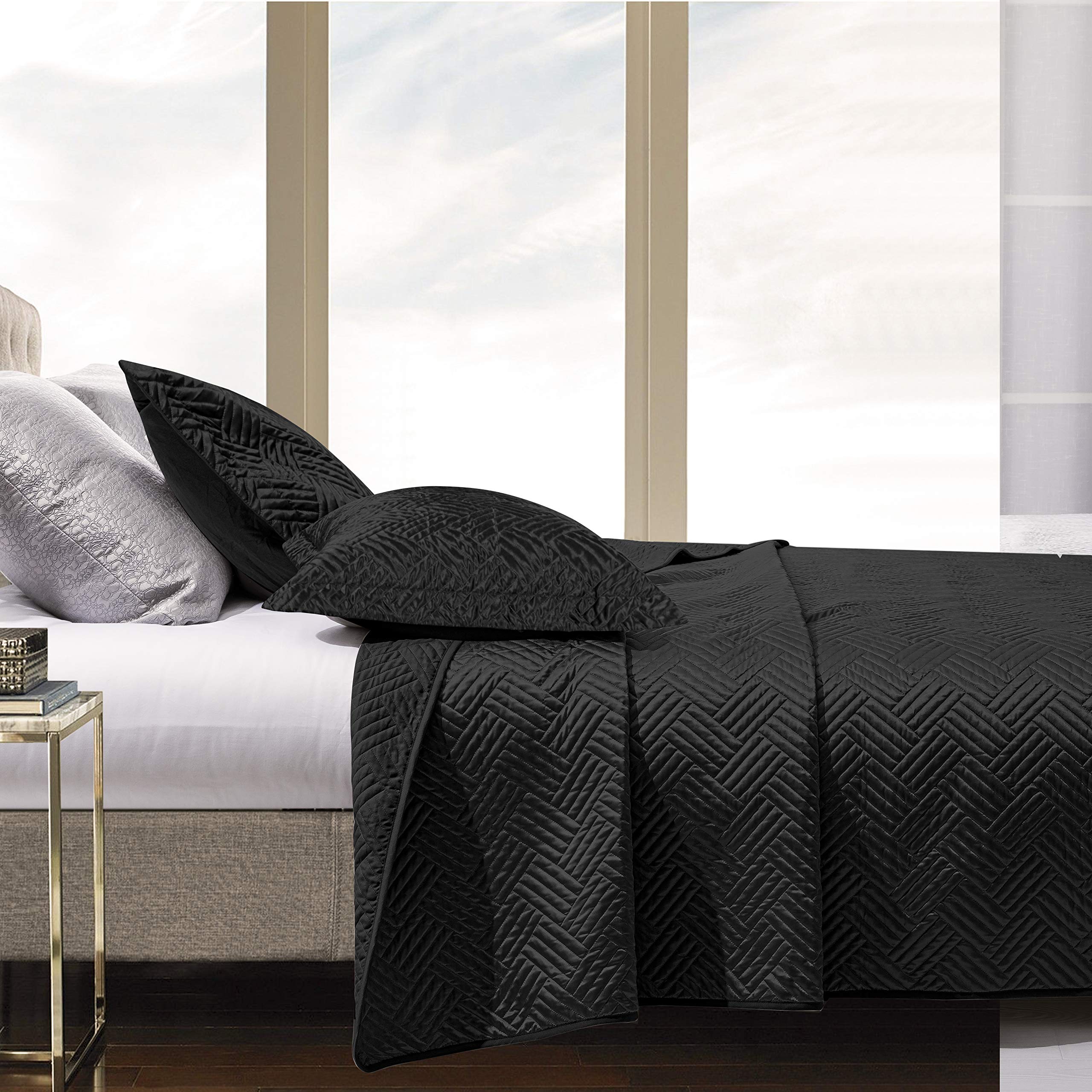 Luxury NTBAY Queen Size Silk Satin Quilt Set - Geometric Pattern Bedspread & 2 Pillow Shams, All-Season Lightweight Comforter Cover (Black) for Master Bedroom, Guest Room & Hotel Decor