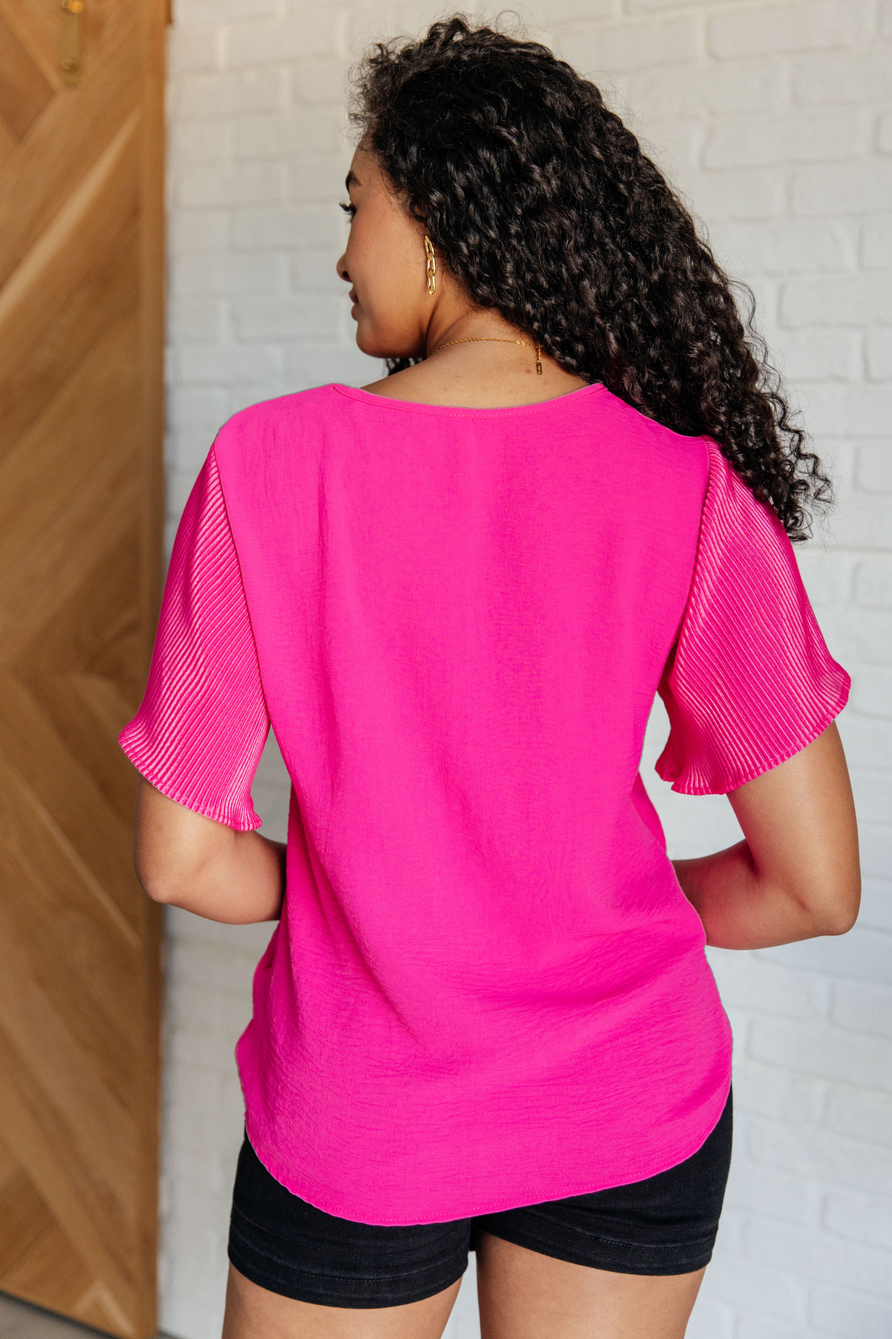 Pink Ruffle Sleeve Blouse for Women - Trendy Floral Print Summer Tops - Perfect for Date Nights & Beach Vacations