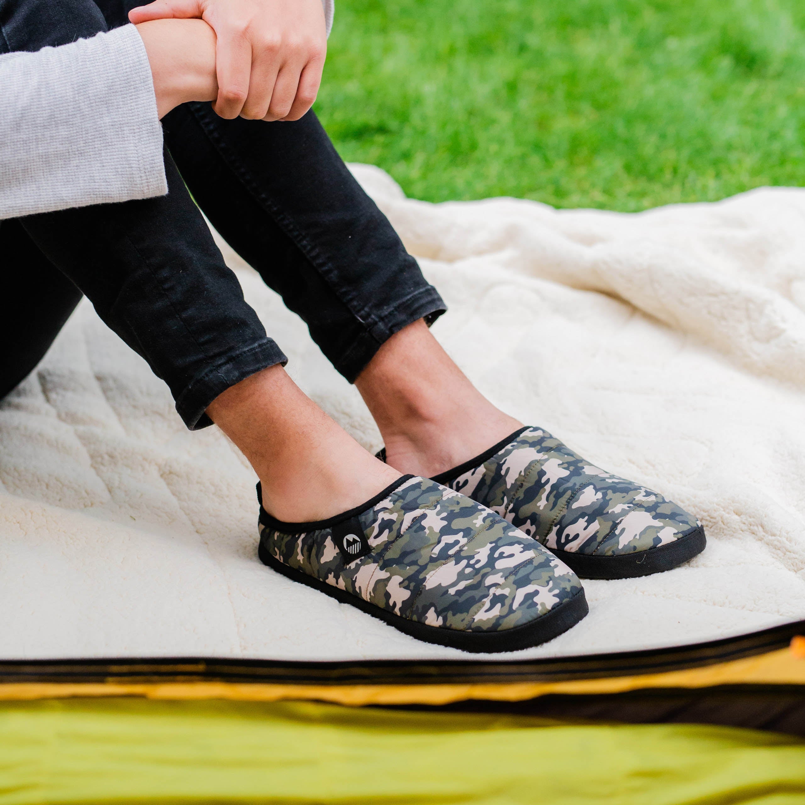 Men's Ultra Warm Tent Slippers - Cozy Winter Indoor/Outdoor House Shoes for Camping, Hiking & Home Comfort