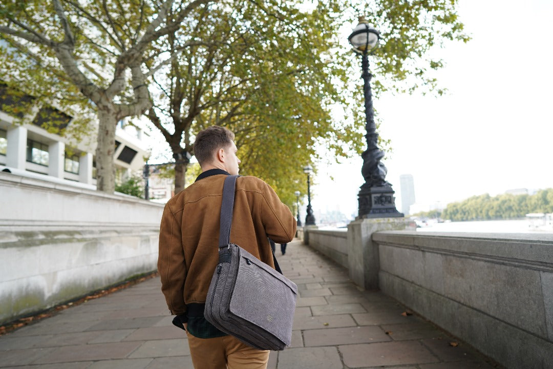 TRP0240 Troop London Classic Canvas Laptop Messenger Bag 16.5 Inch - Stylish Work & College Commuter Bag for Men & Women