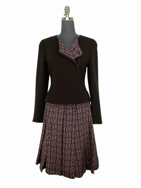 Chanel Printed Silk Pleated Skirt Women's Size S - Elegant & Stylish for Parties, Weddings & Special Occasions