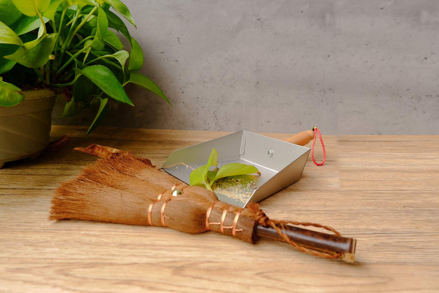 Mini Metal Dustpan and Brush Set - Compact Cleaning Tool for Crumbs, Fireplace Ash & Kitchen Mess - Perfect for Home, Office & Outdoor Use