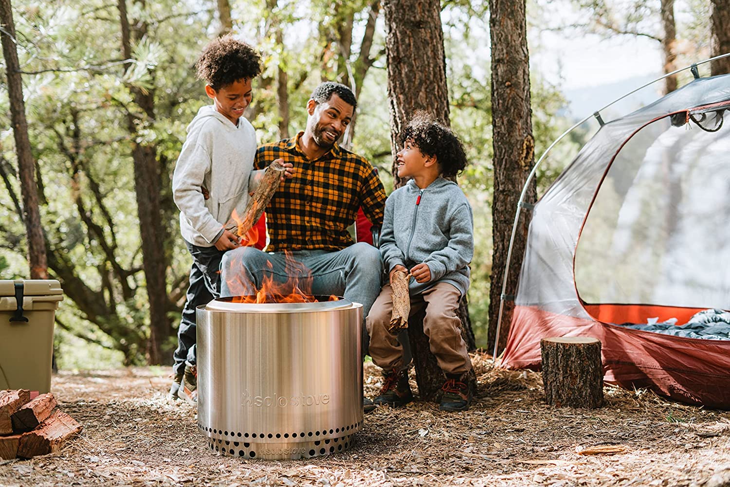 Solo Stove Bonfire 2.0 Smokeless Fire Pit with Stand & Removable Ash Pan - 19.5 Inch Portable Outdoor Wood Burning Fireplace - Stainless Steel Camping Fire Pit for 4-6 People (21.75 lbs) - Perfect for Backyards, Patios, Camping & Beach Bonfires