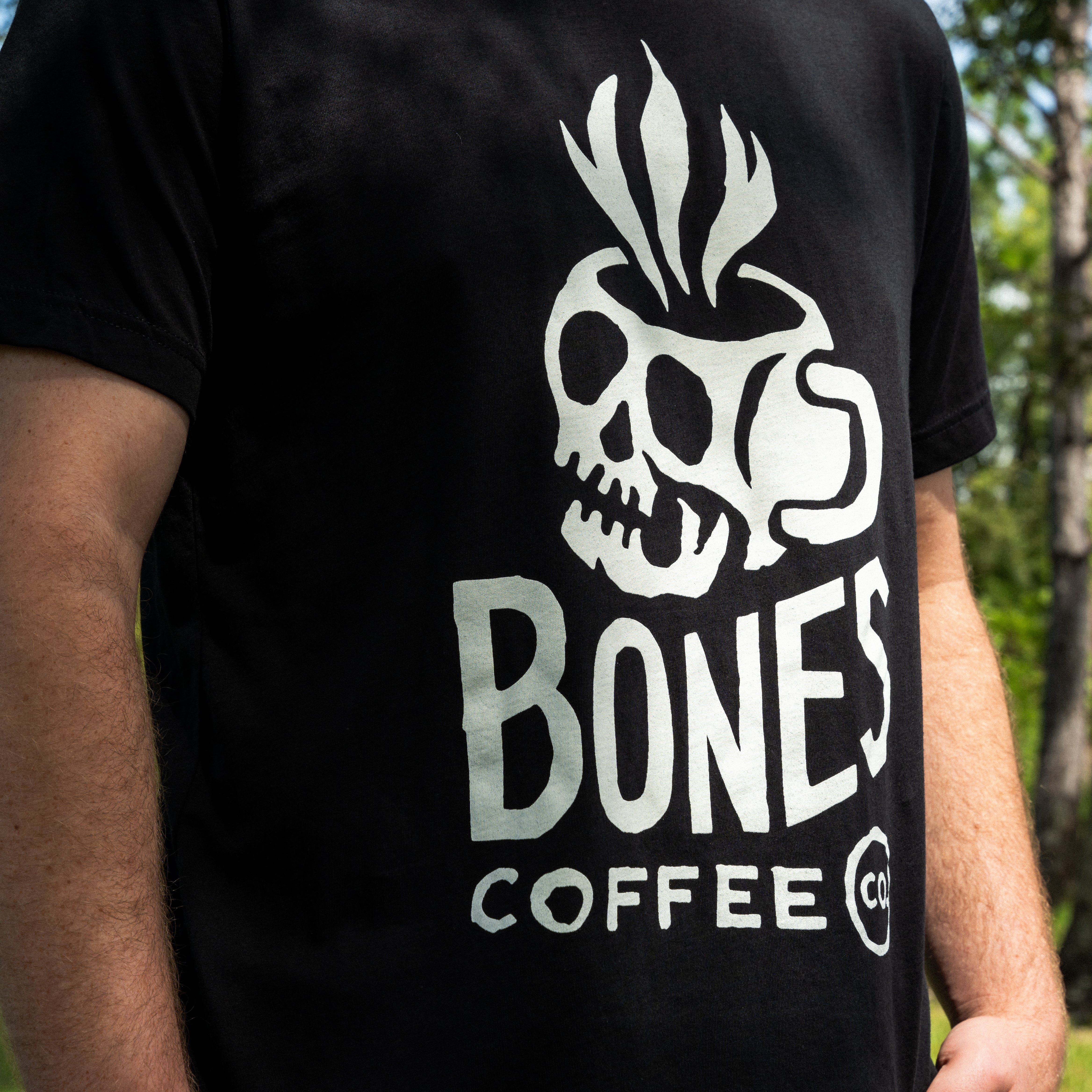 Skull Logo Graphic T-Shirt for Men & Women - Trendy Streetwear & Casual Outfit Essential