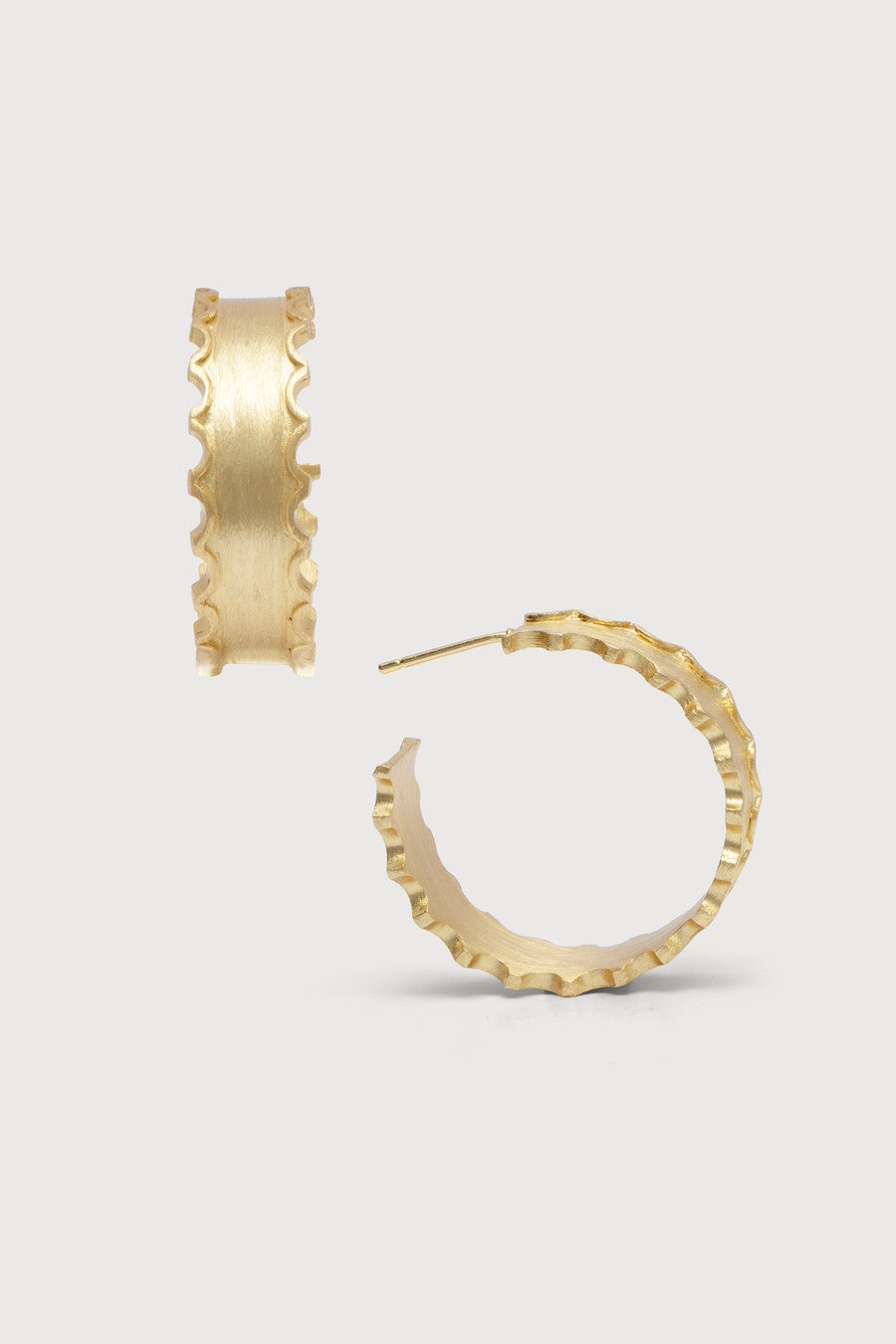 Elegant Scalloped Hoop Earrings for Women - 14K Gold Plated Dainty Huggie Earrings - Perfect for Everyday Wear, Date Night & Special Occasions