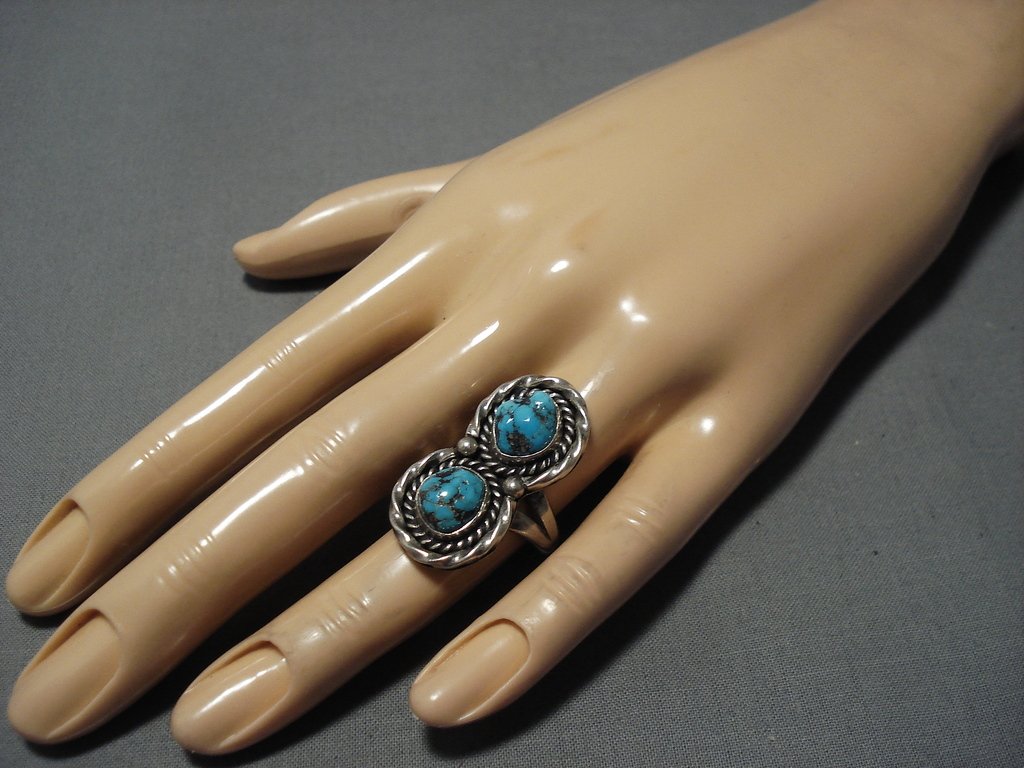 Vintage Navajo Turquoise Sterling Silver Ring - Authentic Native American Jewelry for Women & Men - Perfect for Boho, Western & Festival Fashion
