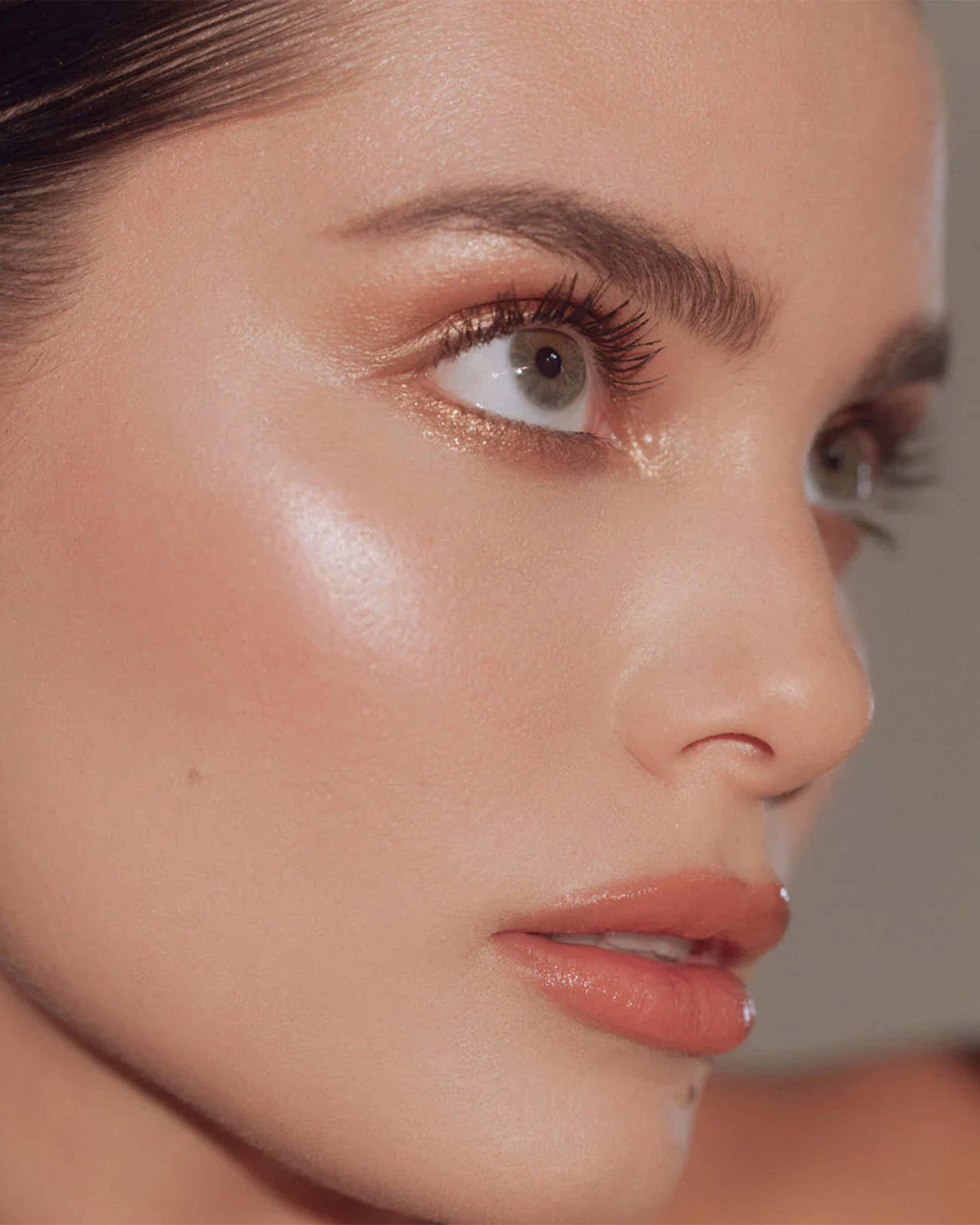 RÓGLOW Skin Stick Highlighter - Glow & Shine Makeup Stick for Face & Body, Natural Radiance Enhancer | Perfect for Contouring, Cheekbones & Everyday Glam Makeup Looks