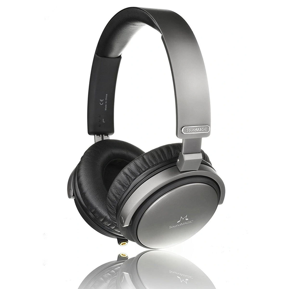 SoundMAGIC Vento P55 Closed Back Headphones - Noise Isolating Over-Ear Studio Headphones with 50mm Drivers for Professional Audio, Gaming & Music Listening