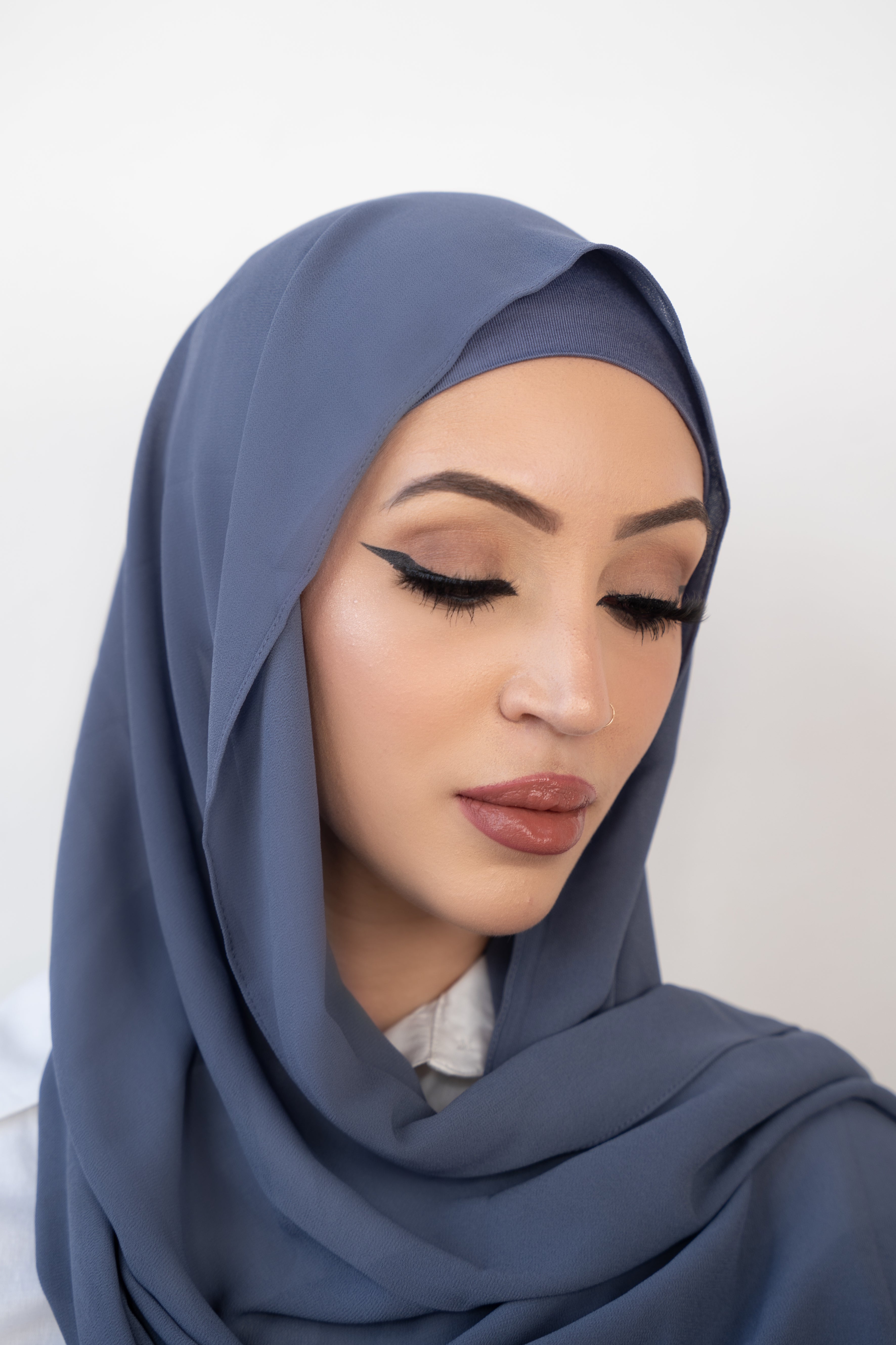 Elegant Chiffon Hijab Set Nora - Soft & Lightweight Muslim Scarf for Women - Perfect for Daily Wear, Prayer, and Special Occasions