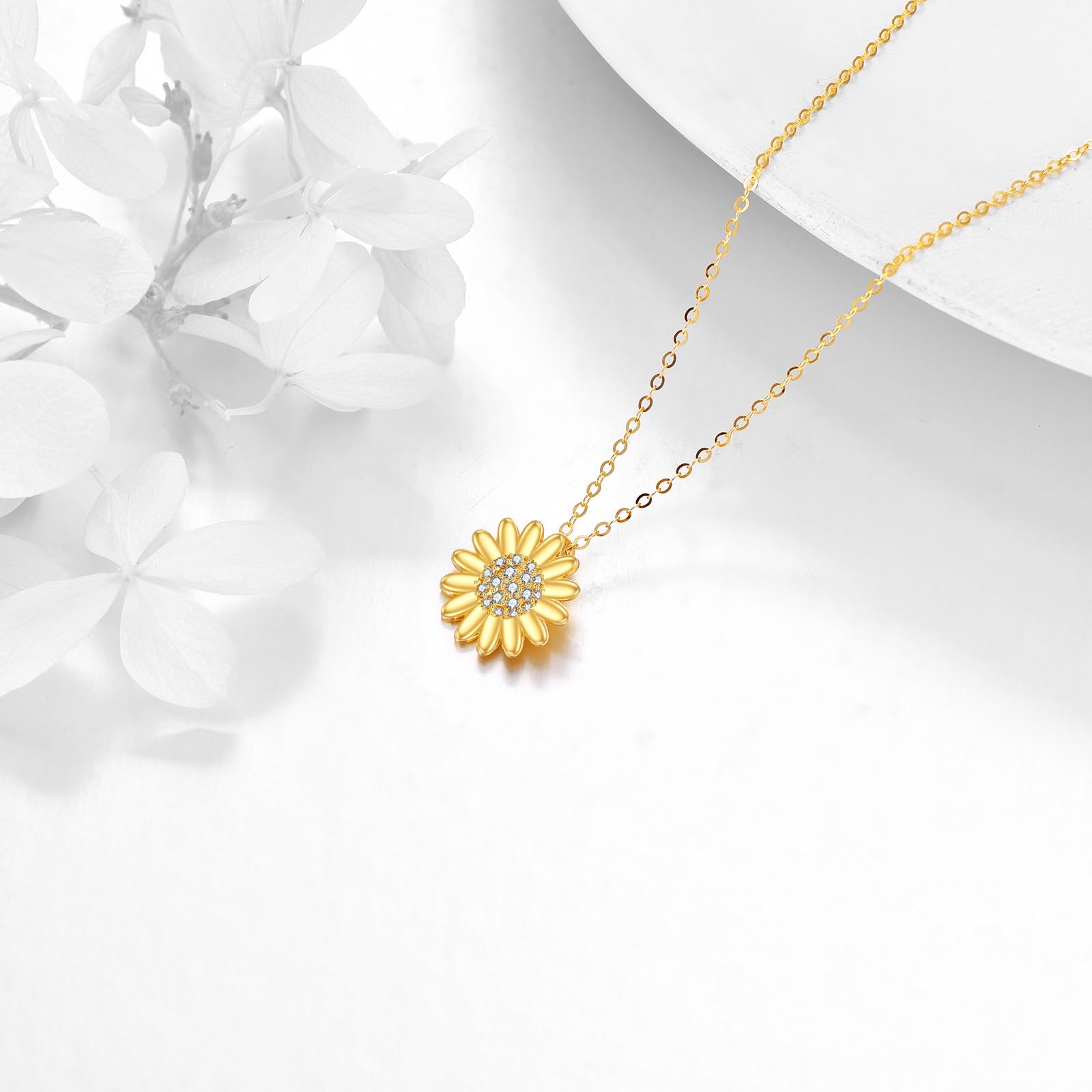14K Solid Gold Daisy Necklace for Women - Elegant Flower Pendant Jewelry Gift for Birthday, Anniversary & Valentine's Day | Perfect for Everyday Wear, Date Nights & Special Occasions