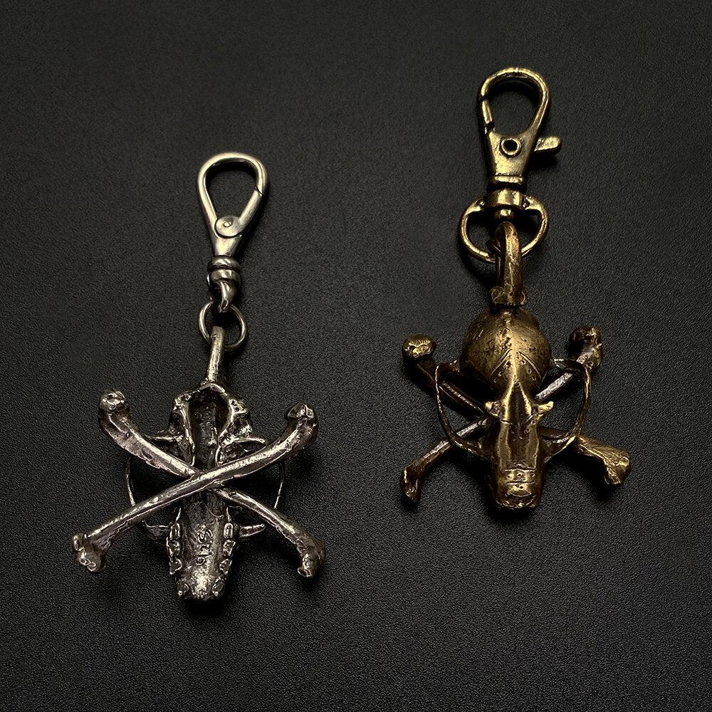 Bat Skull and Crossbone Keychain - Gothic Punk Accessory for Keys, Bags & Backpacks - Perfect for Halloween, Cosplay & Alternative Fashion