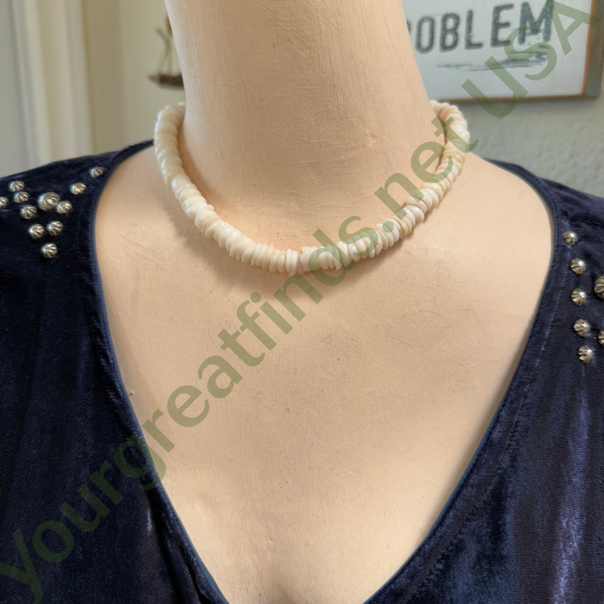Vintage Natural Hawaiian Puka Shell Choker Necklace 15