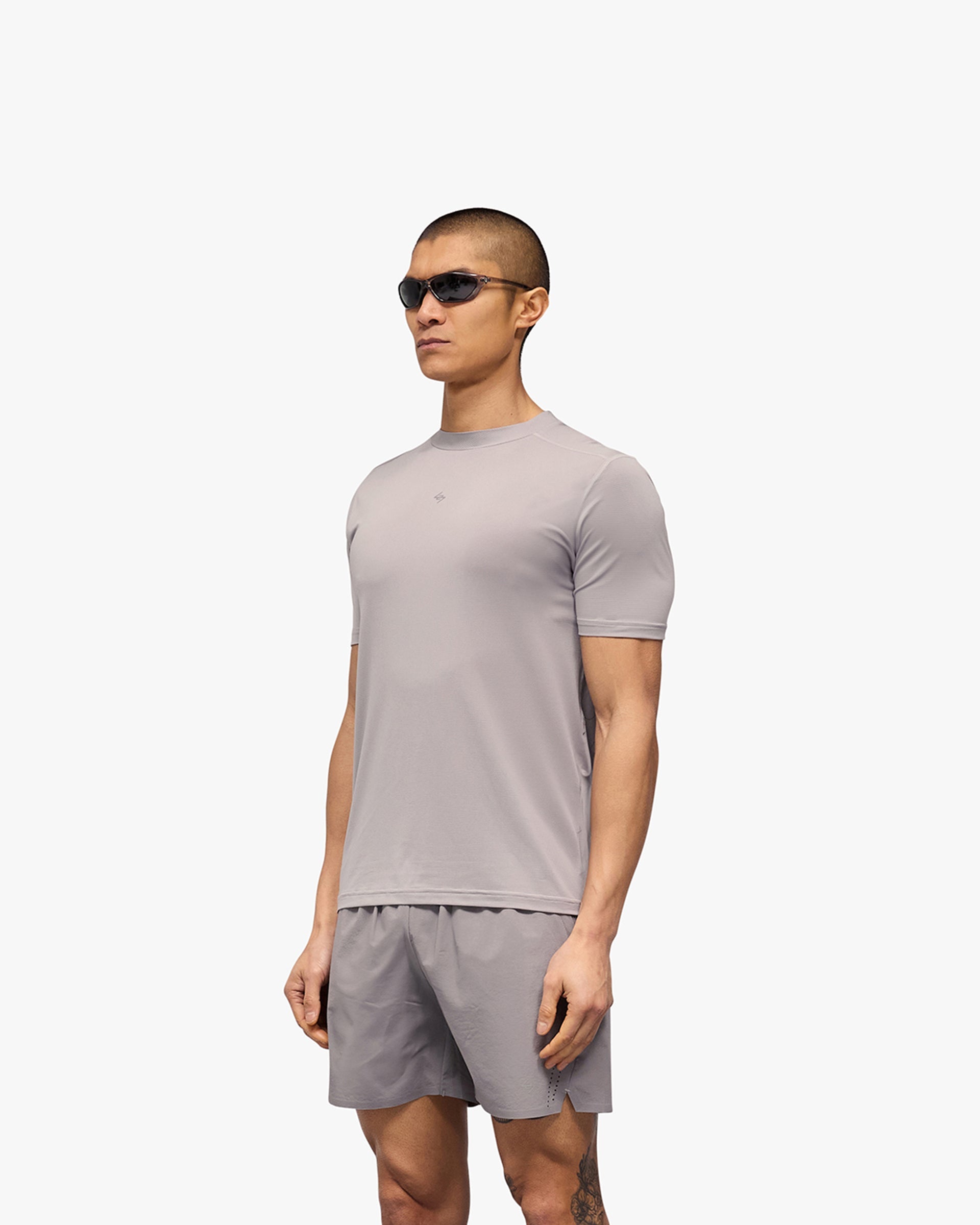 247 Contour Run T-Shirt for Men - Lightweight & Breathable Titanium Performance Shirt - Perfect for Running, Gym & Outdoor Activities