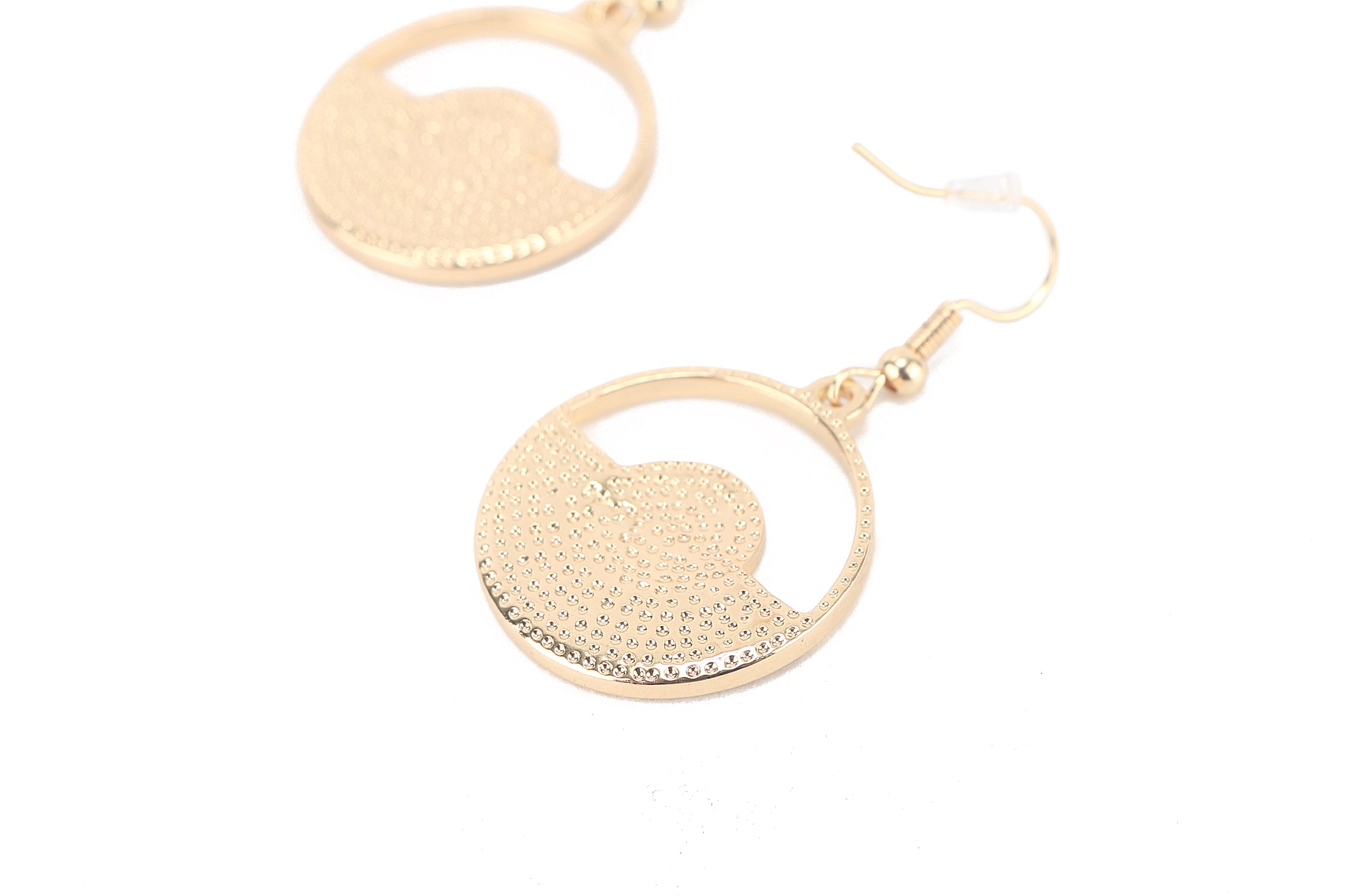 Makamae Ocean Gold Earrings for Women - Handmade Hawaiian Jewelry - Perfect for Beach Vacations & Summer Outfits